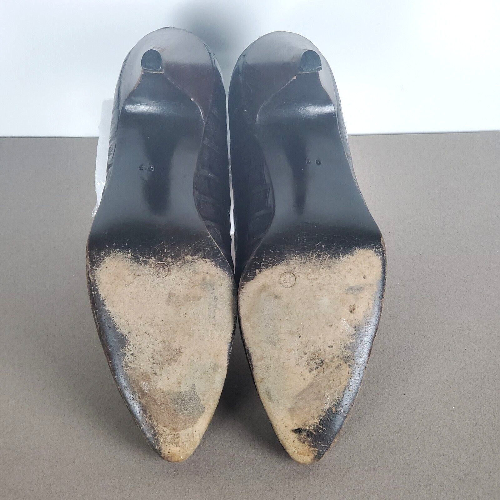 37 EU Maud Frizon Brown Alligator Leather Al Pump 2.75in Heel Italy