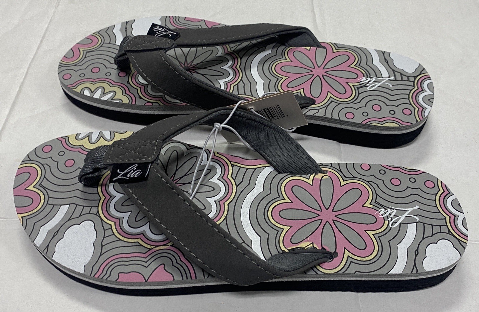 Lia Hippie Flower Gray Women’s Sizes 6 7 8 9 10 11 Flip Flops Sandals