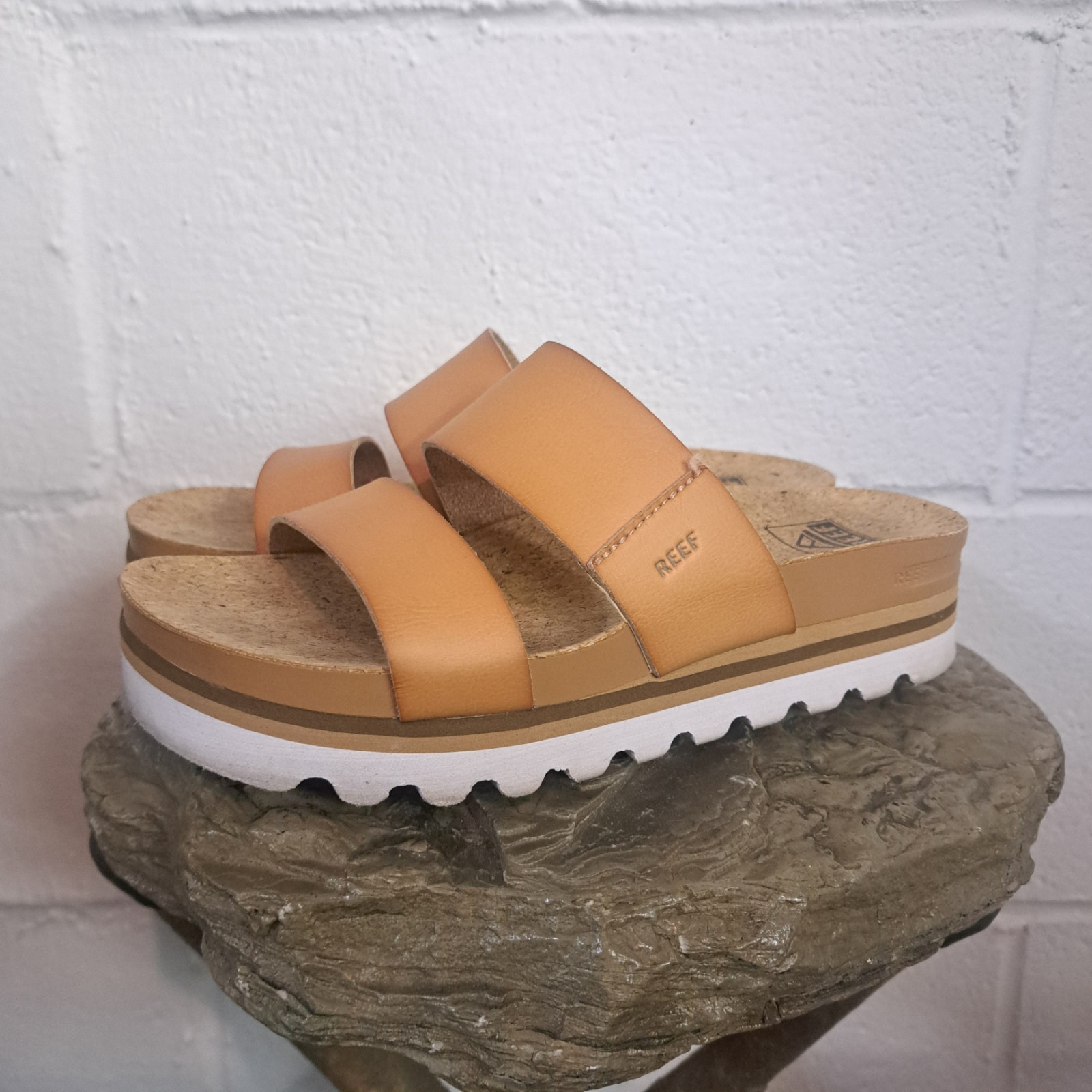 Reef Vista Hi Slip-on Sandals Natural Brown Platform Cushion Women’s Size 6