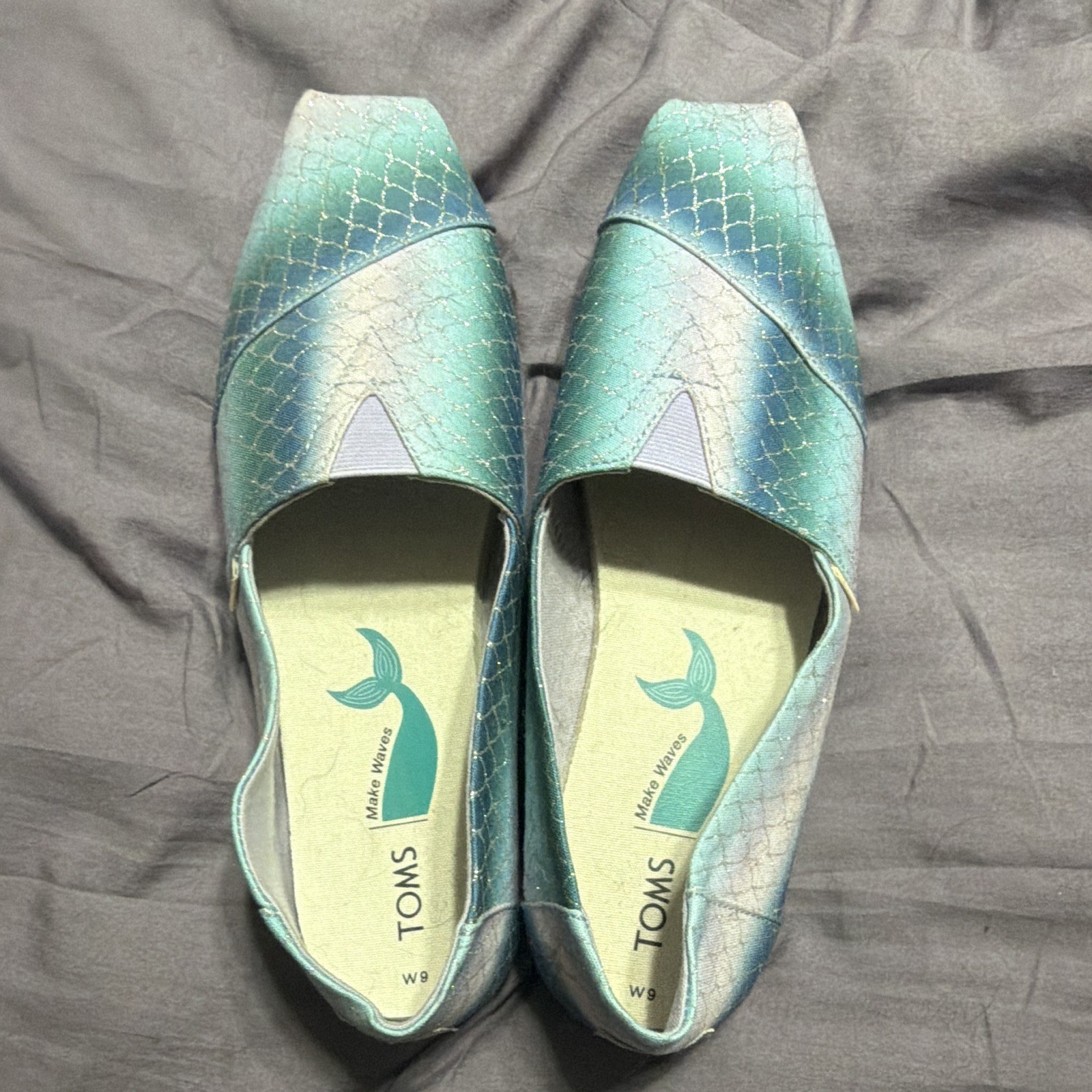TOMS Make Waves Mermaid Scale Canvas Slip-On Flats Blue/White Women’s US 9