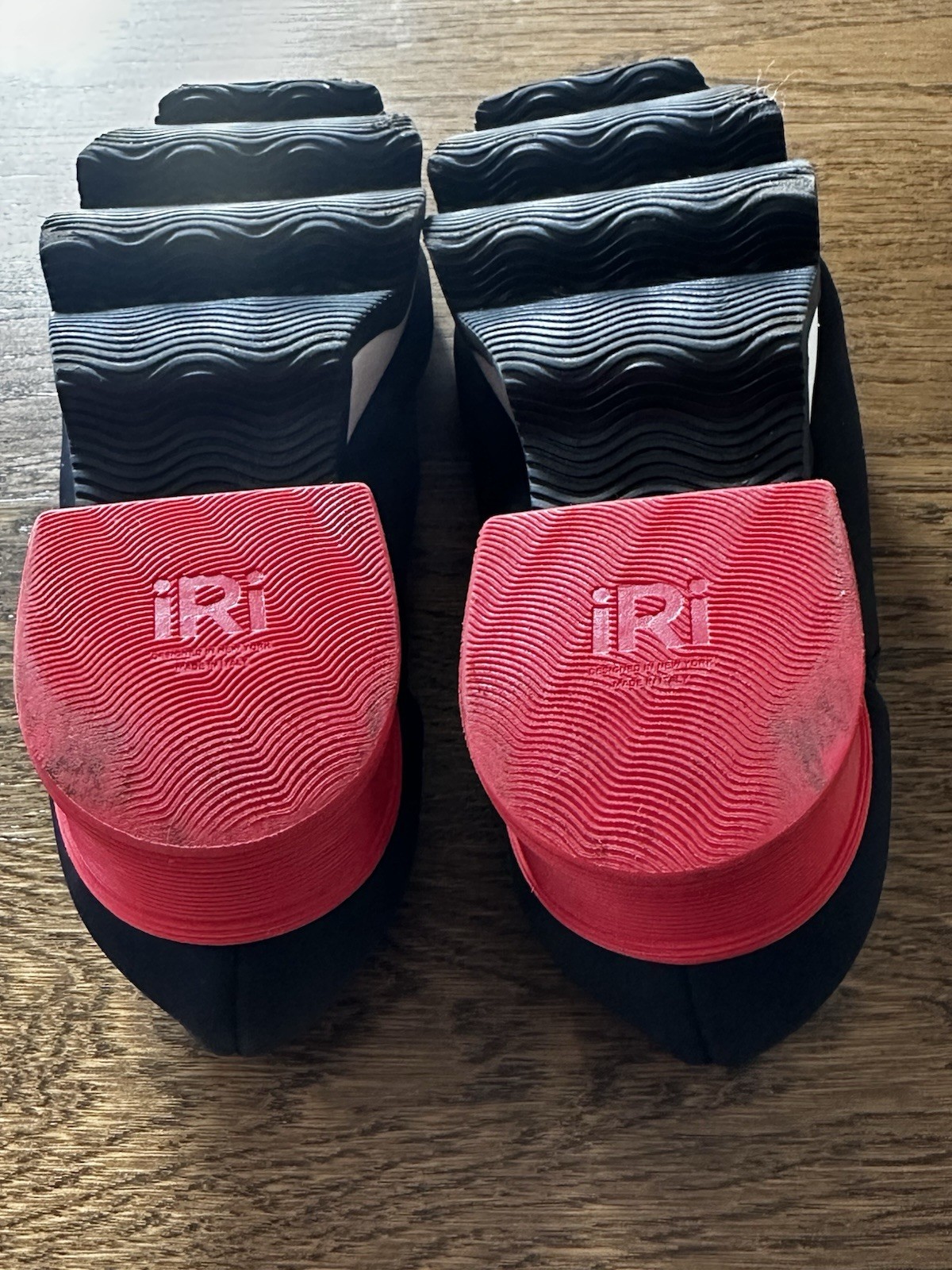 iRi WES I Women’s Sneaker Black/Red Neoprene Low Top EU 37 US 7 Made In Italy
