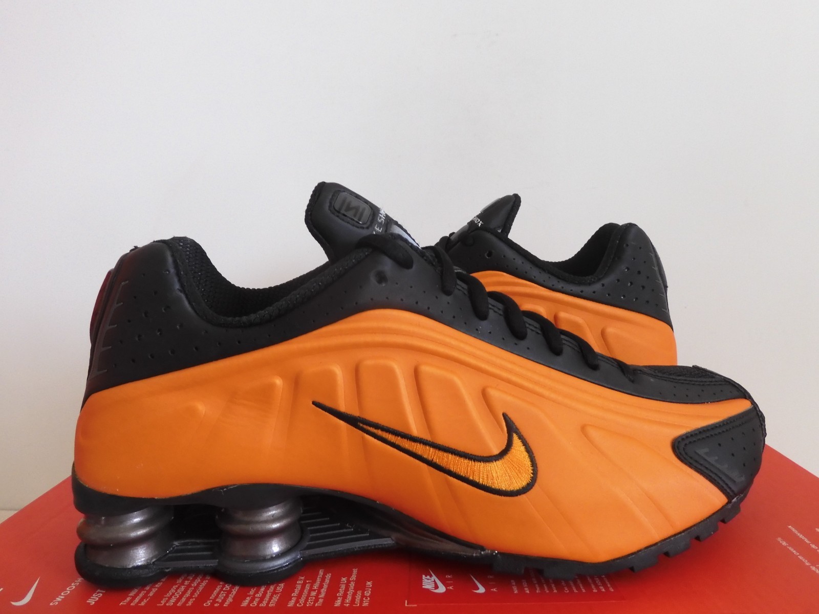 Nike Shox R4 Bright Ceramic Orange-Black Mens Sz 6.5 / Womens Sz 8 [HQ1988-800]