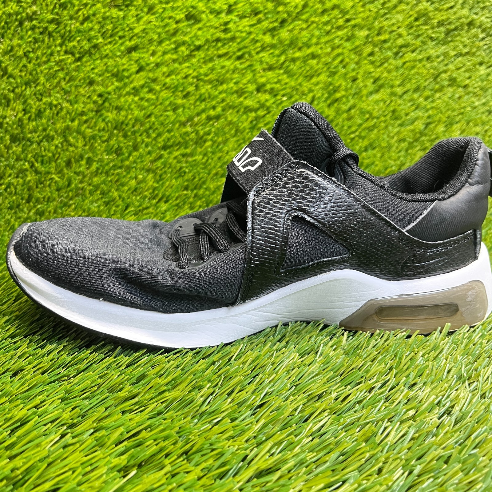 Nike Air Max Bella TR 5 Women Size 7 Black White Athletic Running Shoes Sneakers