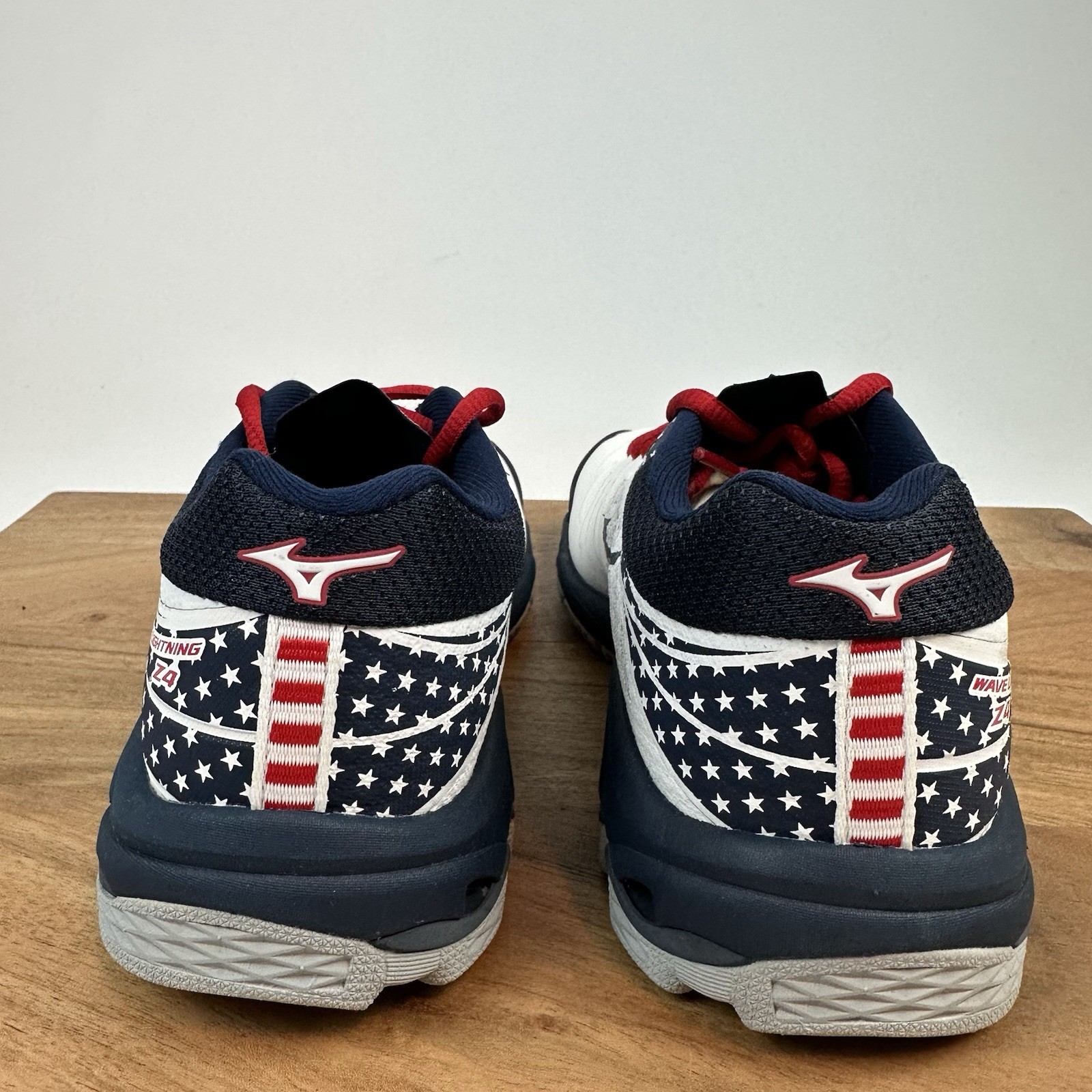 New Women Mizuno Wave Lightning Z4 Volleyball Sneakers Shoes Size 6 M
