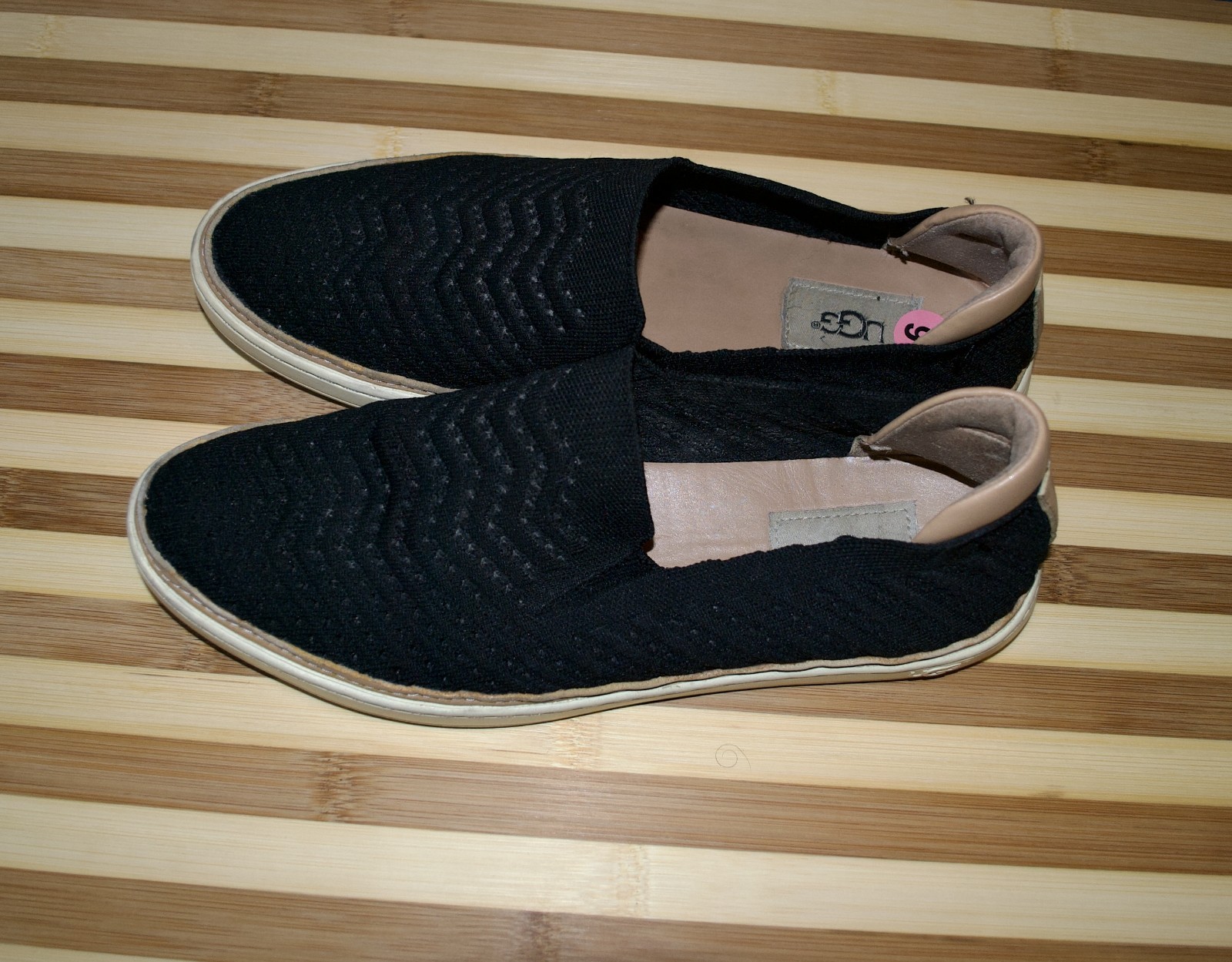 UGG Sammy Chevron Slip-On Sneakers Women’s Size 9 Black Knit Comfort Shoes