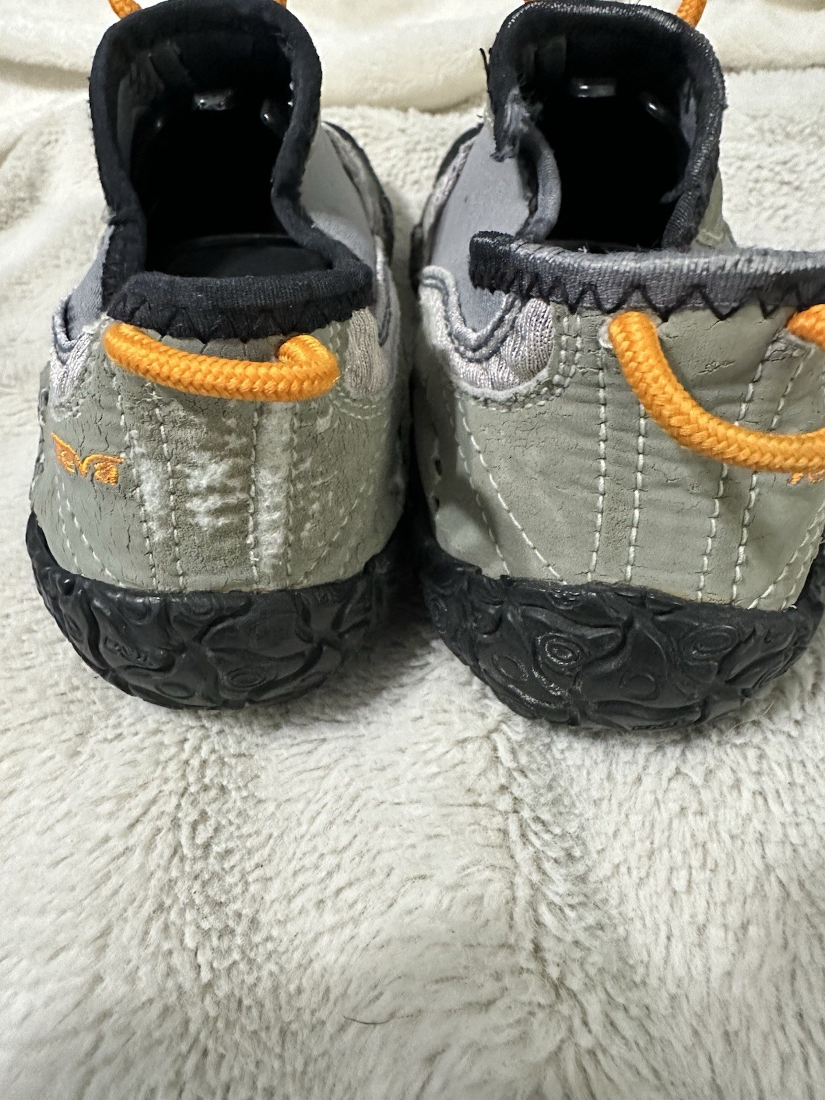 Teva Waterproof Sneakers Mauve Purple Size 8 Women’s Hiking Shoes