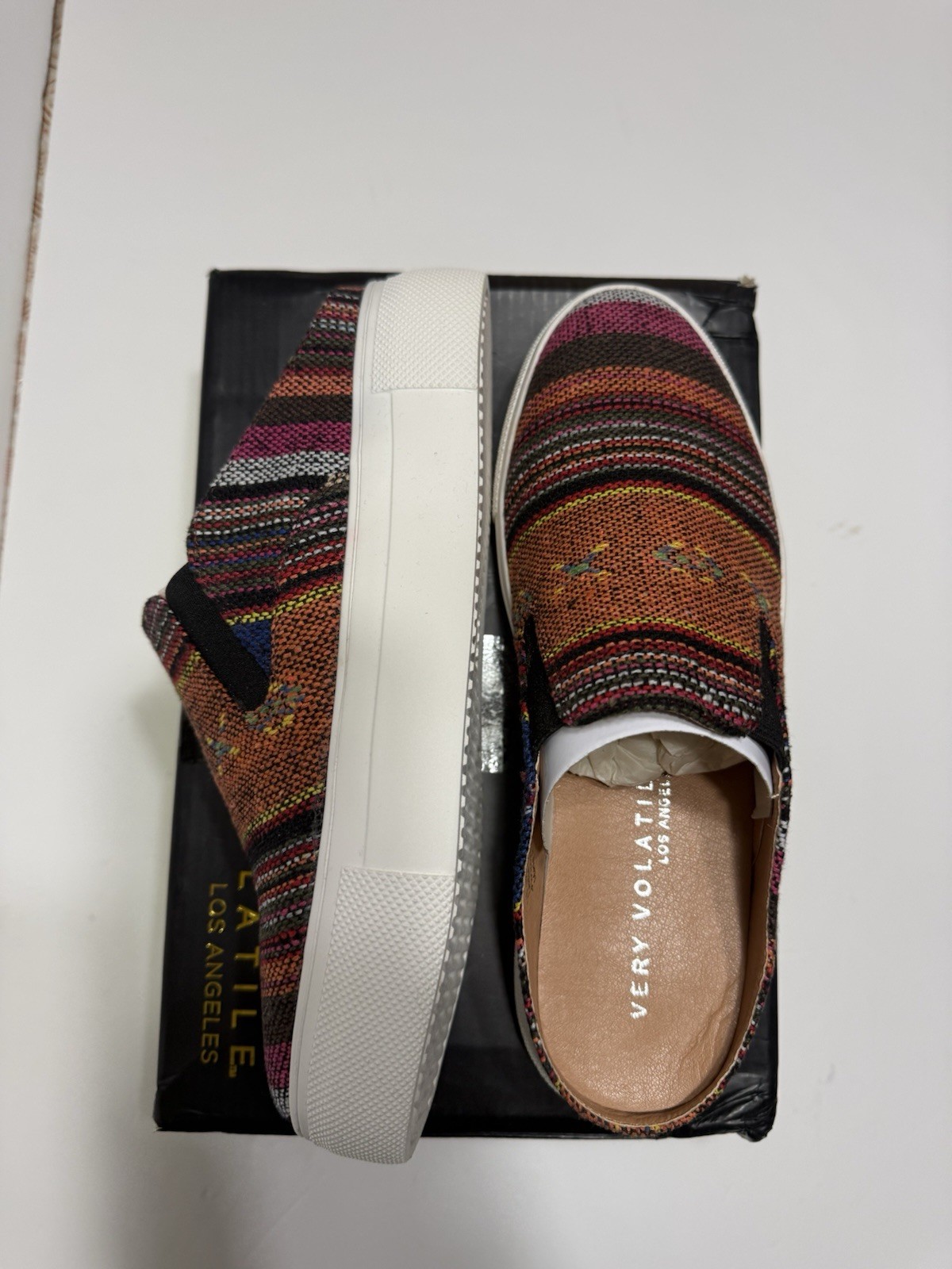 Very Volatile Embroidered Boho Striped Slip On Platform Sneakers Women’s Sz 7