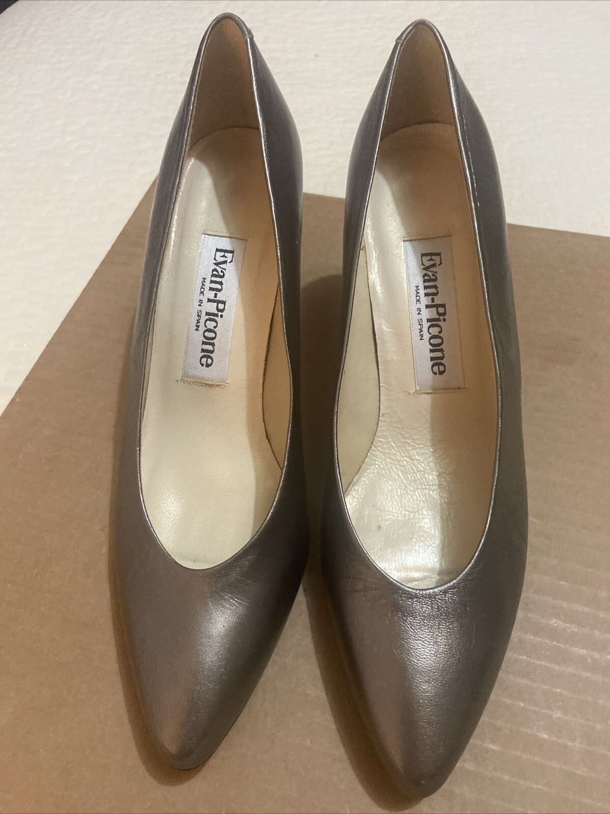 Evan Picone Shoes Women’s Size 9M Pumps Classic Leather Vintage Pewter Slip On