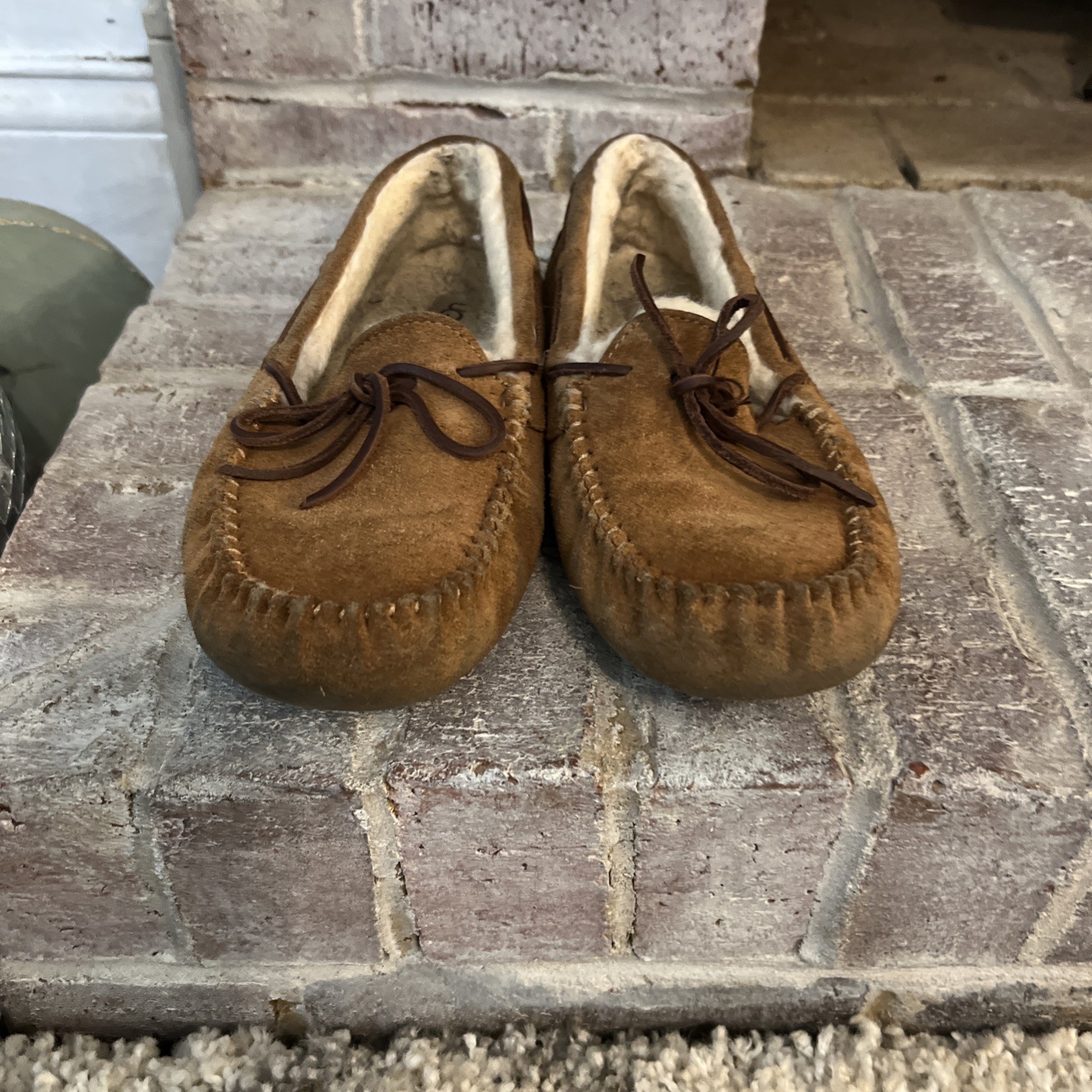 Ugg Australia Dakota Chesnut Brown Suede Moccasin Wool Fur Slippers Size 9