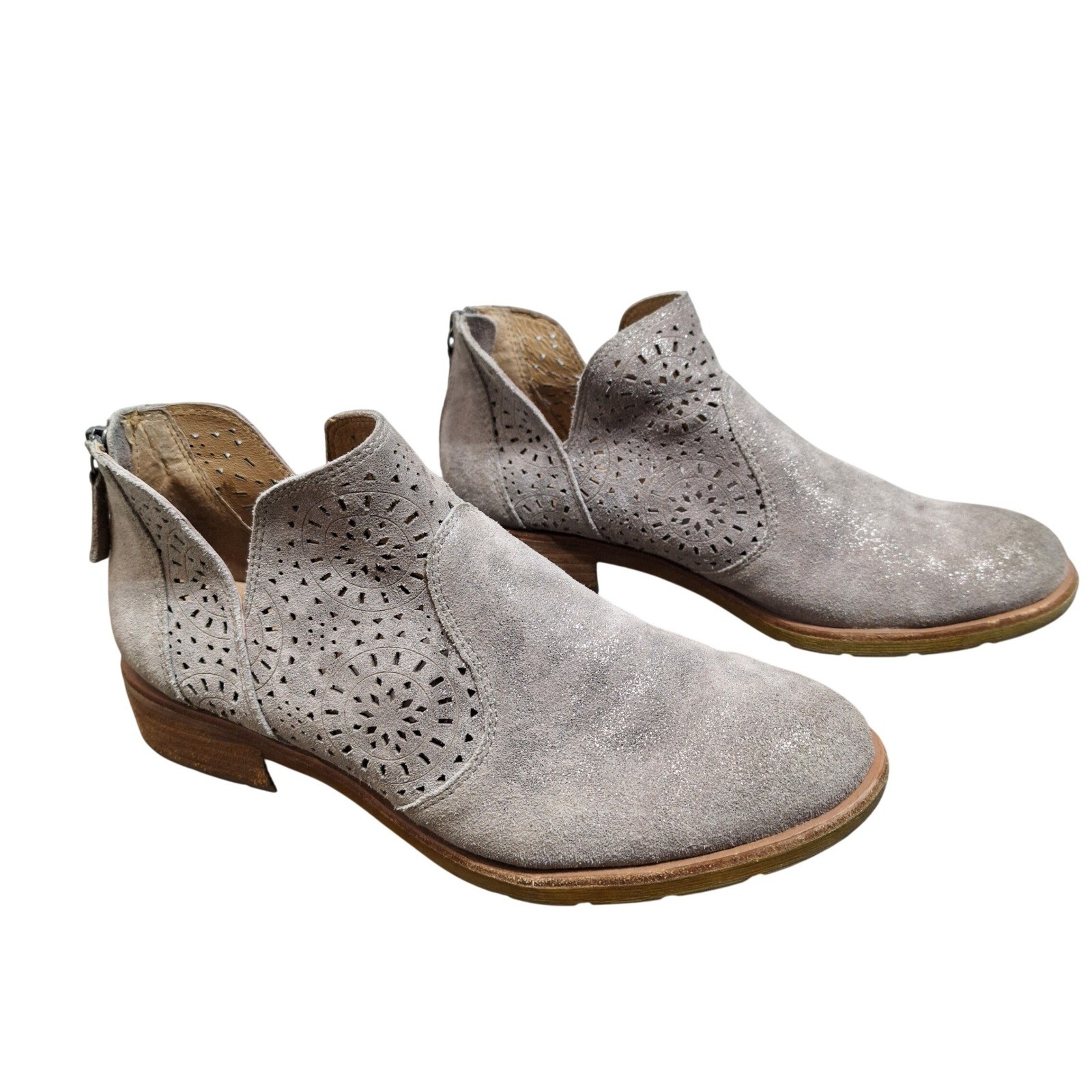 Sofft Somers III Women’s Size 9.5 M Grey Metallic Suede Laser Cut Ankle Booties