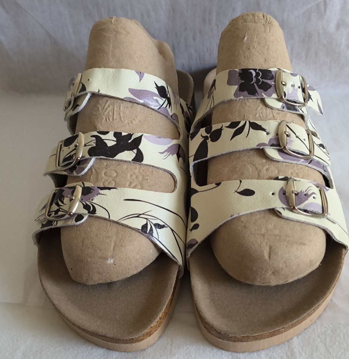 NEW Woman Gold Coast TRIPLE BUCKLE STRAPS SLIDE SANDALS Size 9.5 COMFORT FLORAL