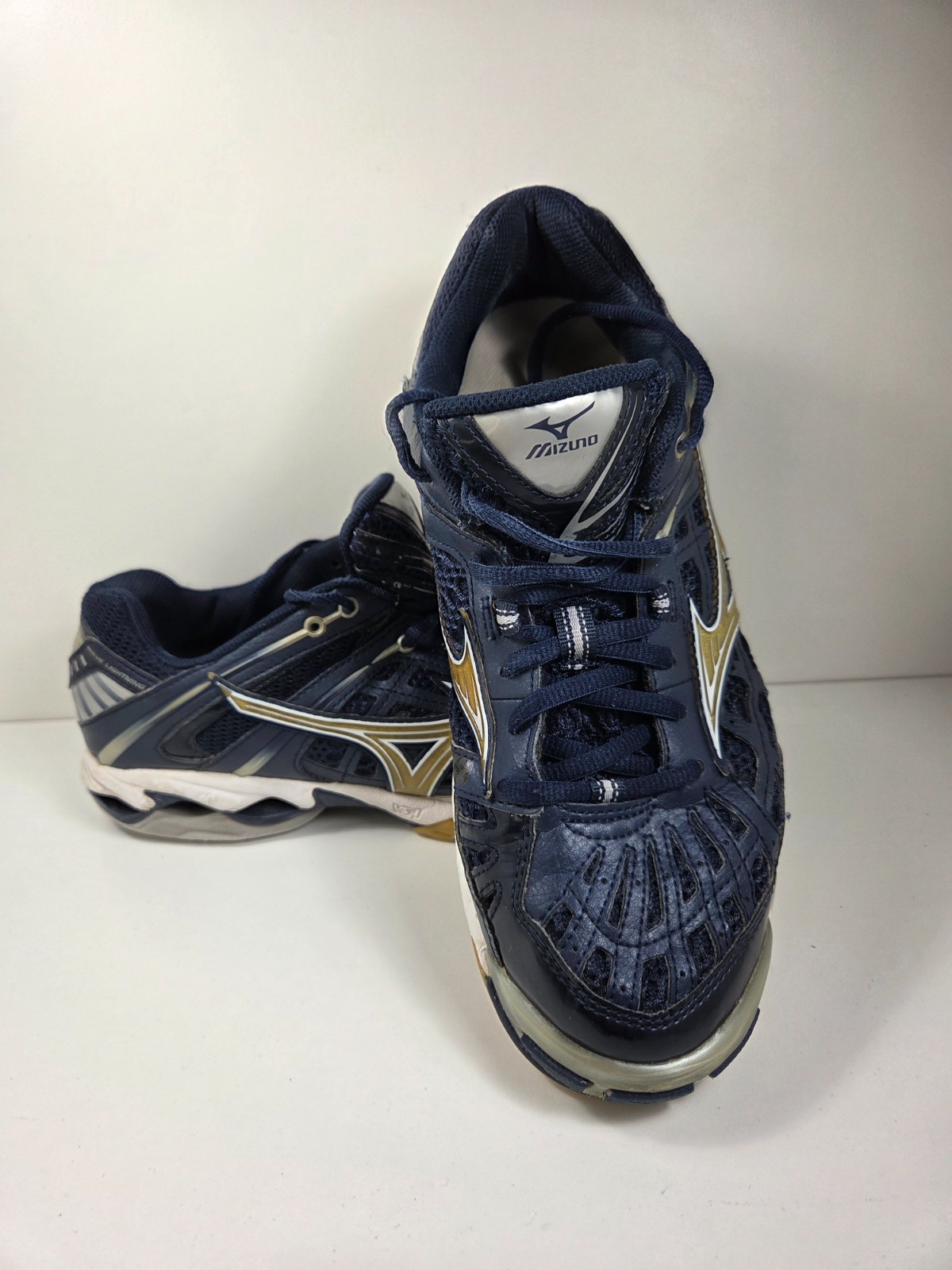Size 10, Women’s Mizuno Wave Lightning 7 Shoes Sneakers