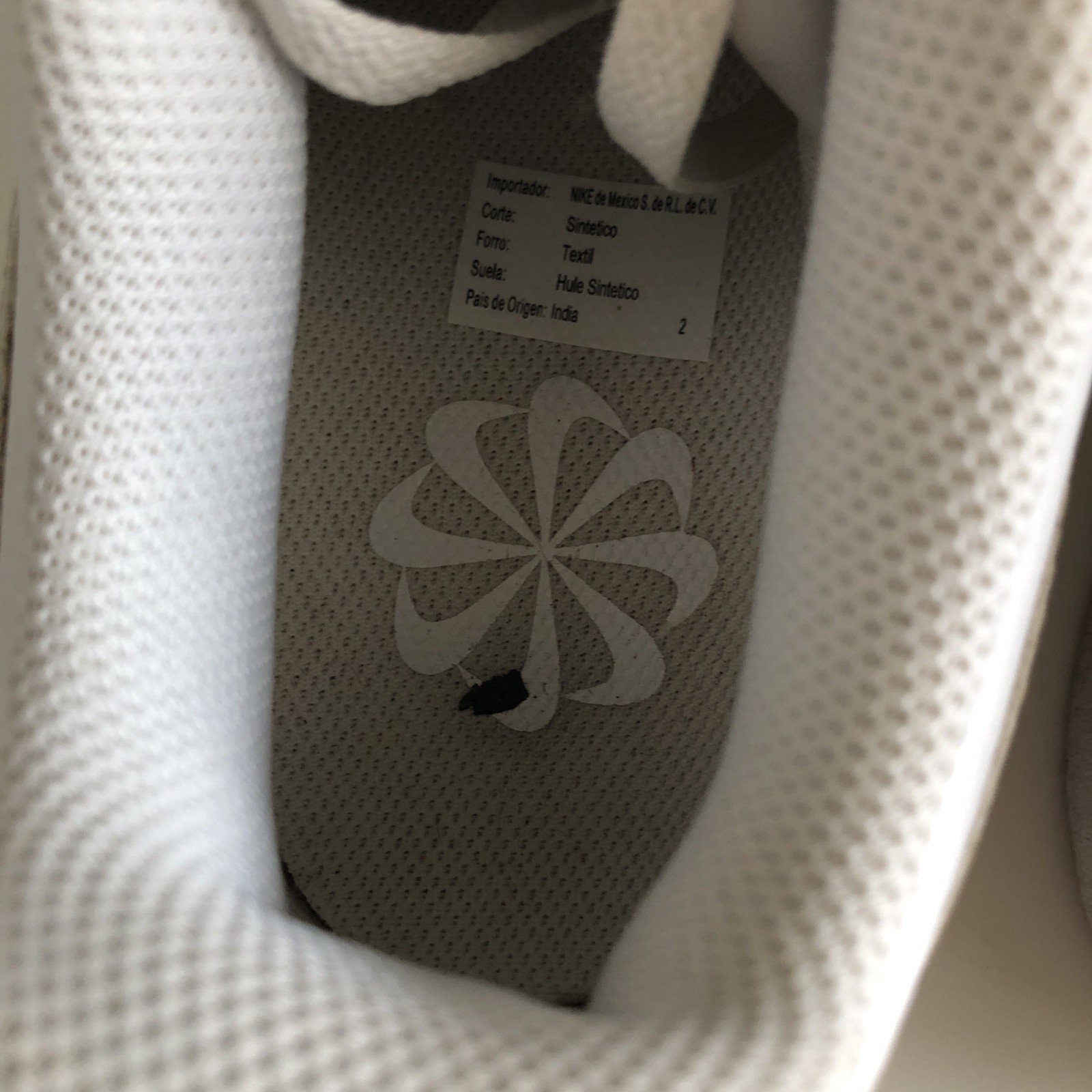 White Nike Leather sneakers DH3158-100 Worn Once. W Size 10 P8