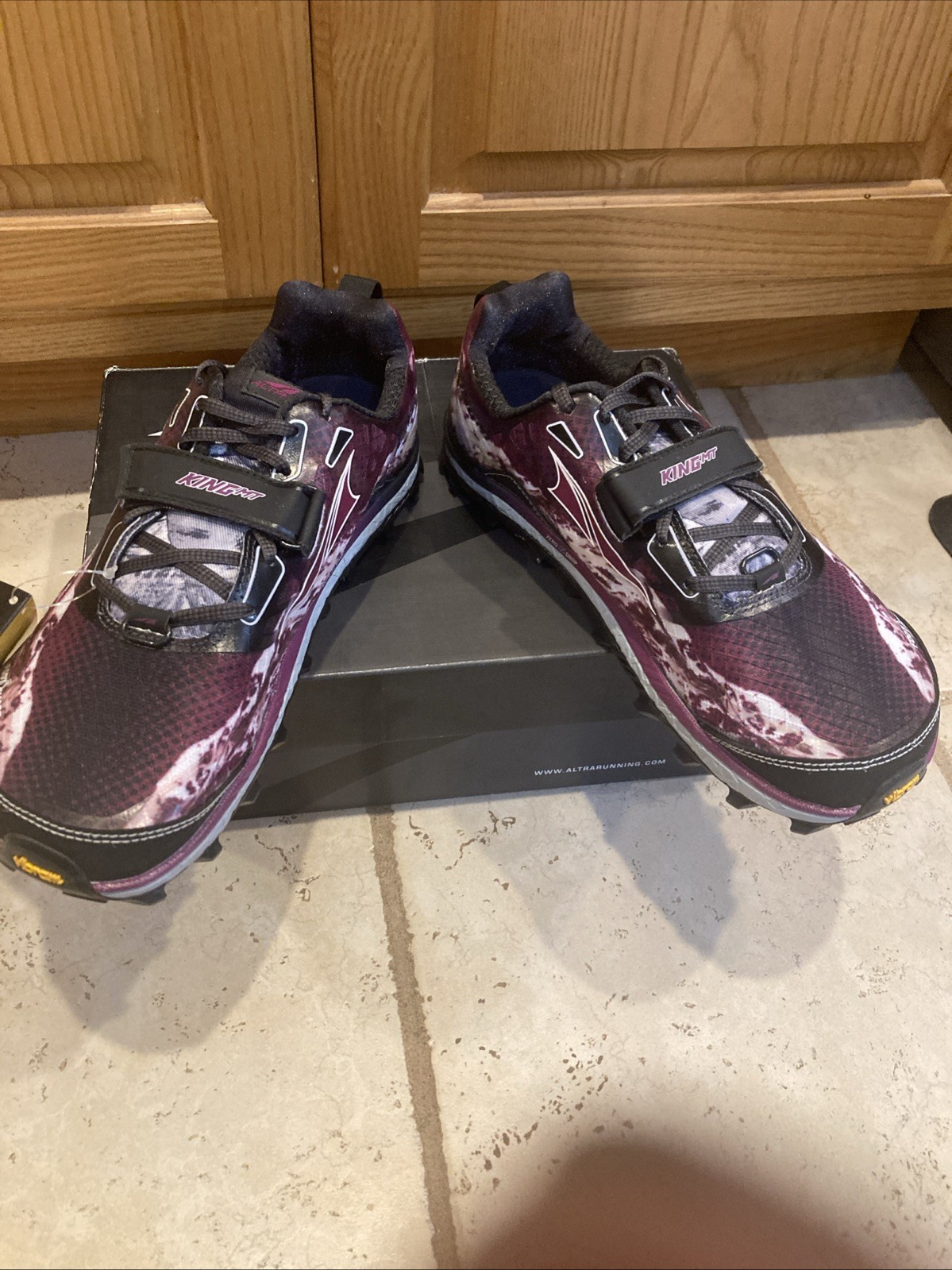Altra King MT Womens 11 Trail Running Hiking Shoes Zero Drop Gaiter Gray Magenta