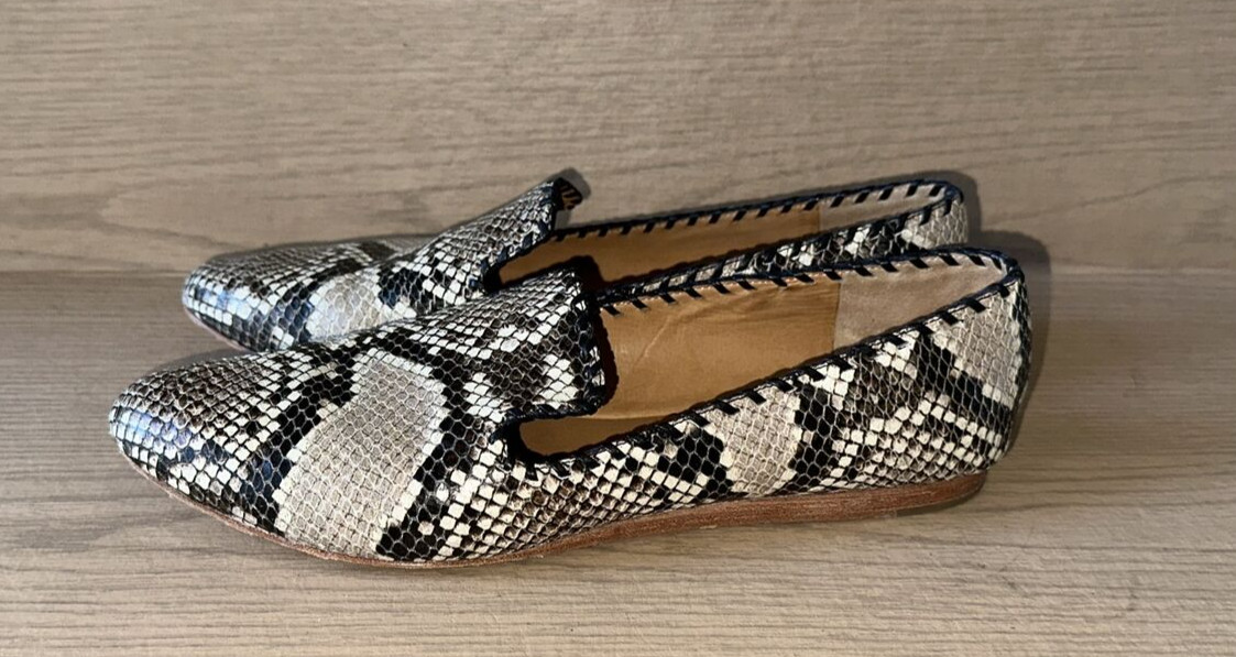 VERONICA BEARD SNAKE PRINT LEATHER SEMI ROUND TIP DETAIL CASUAL FLATS Sz 39.5M