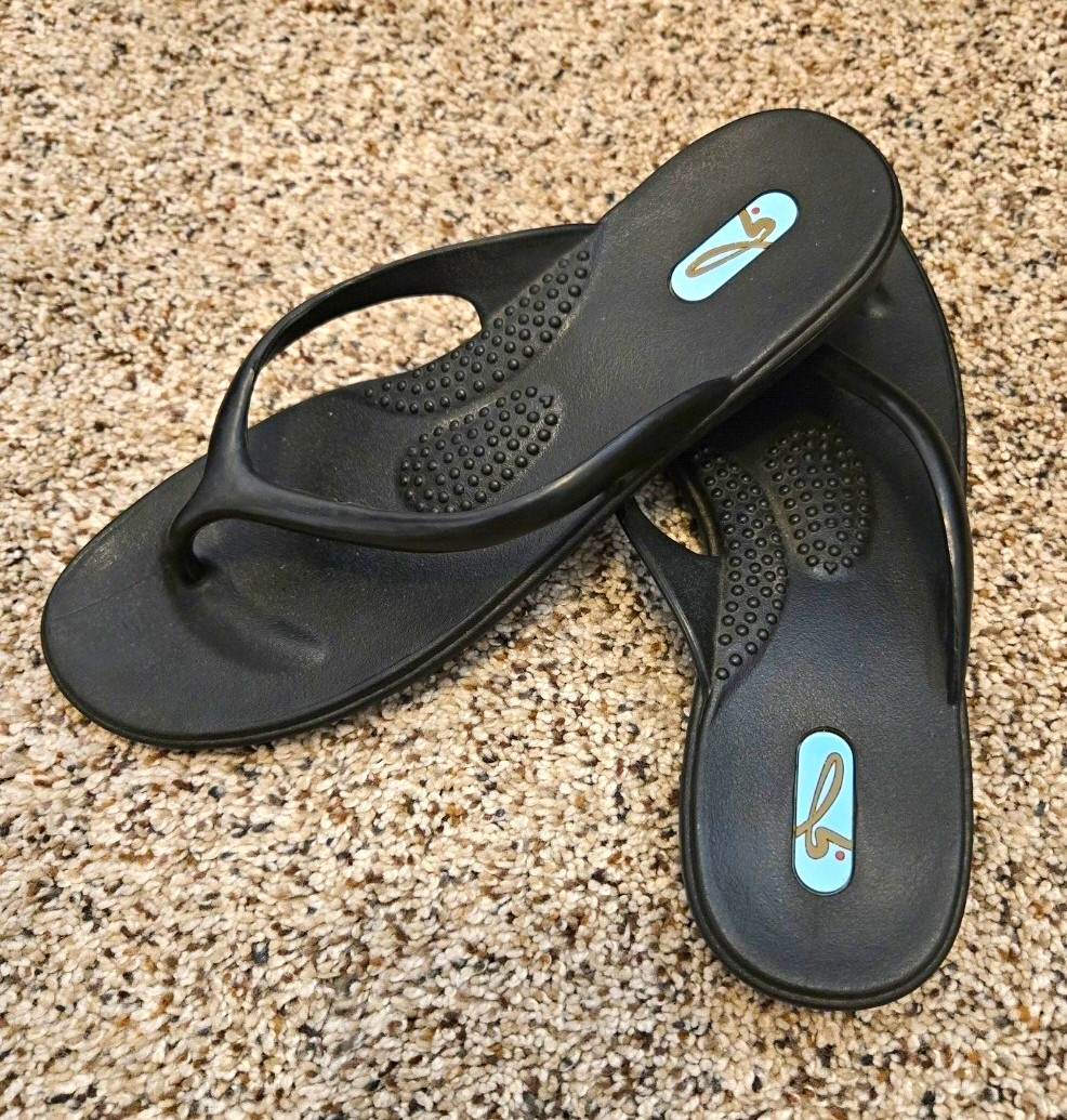 Oka-B Millie Ergonomic Women’s Black Flip Flop Sandals Med 8.5-9.5