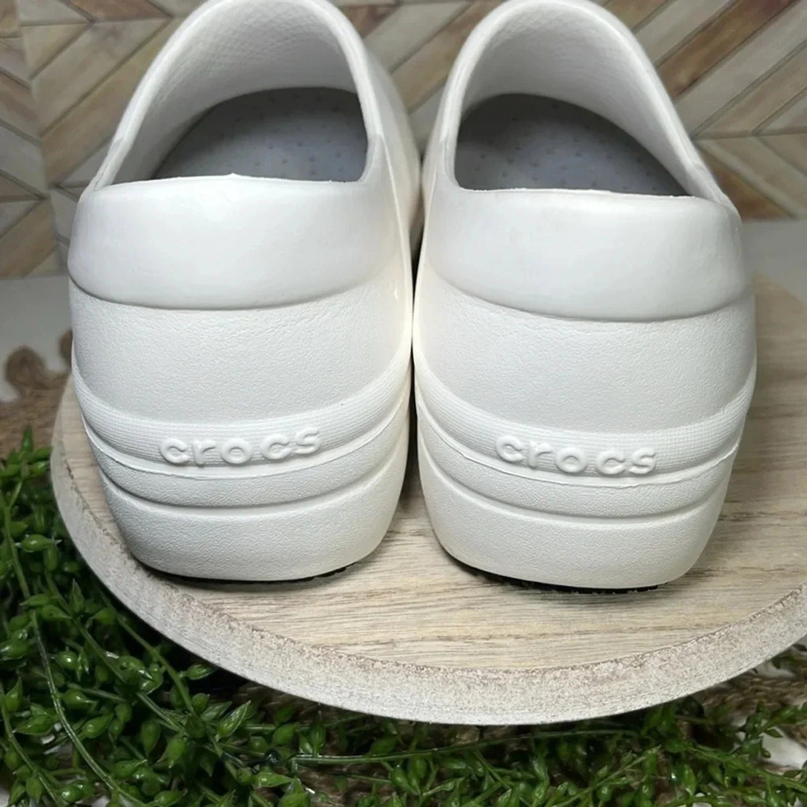 CROCS Dual Comfort Clogs White Slip On Nursing Workwear Dress Code Waterproof