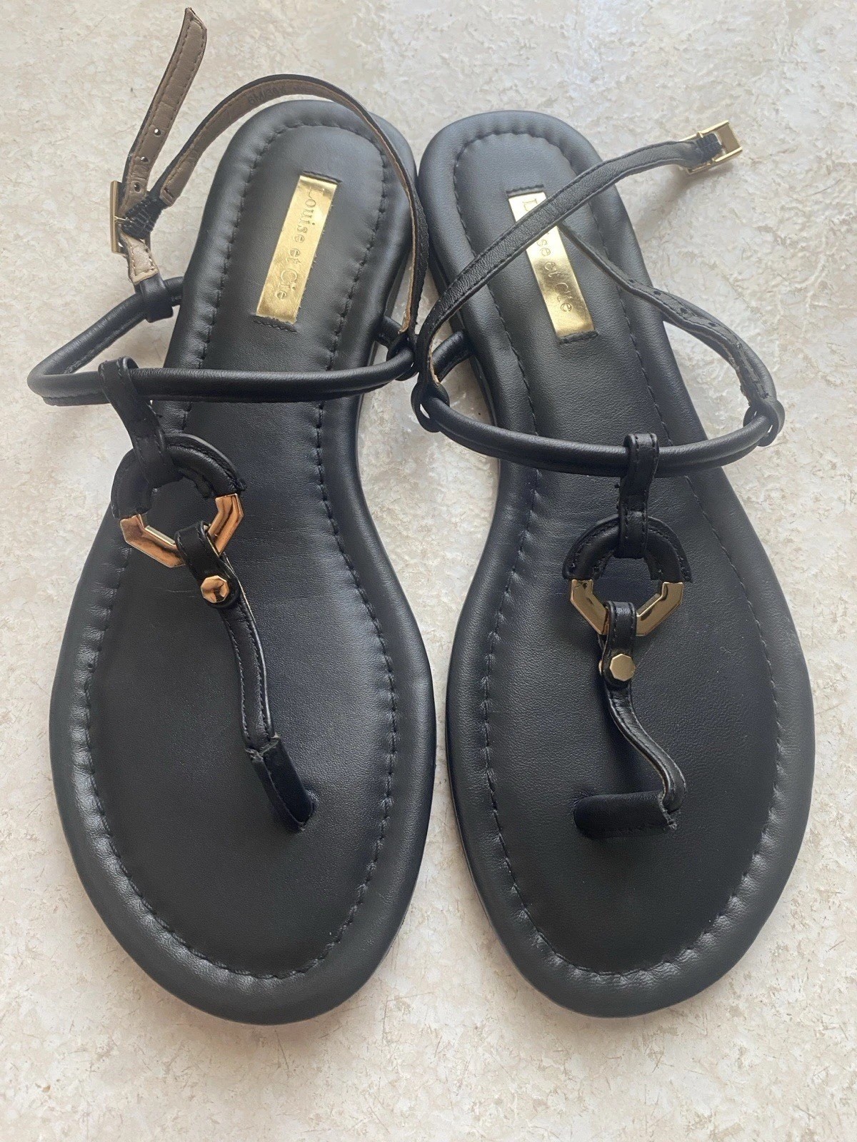 Louise et Cie Women’s Akron Sandals 6 M Black Leather Gold Hardware MWOT