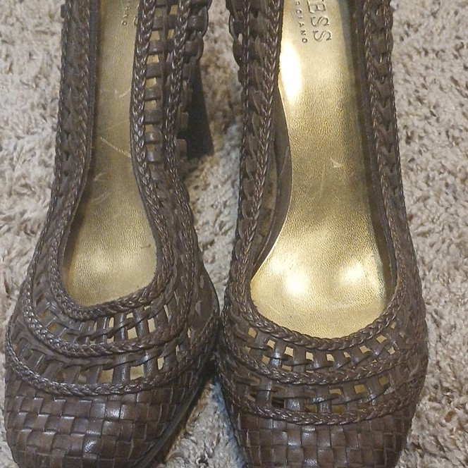 GUESS Women’s Brown Woven Leather Braided Round Toe Pumps Slip-On 9.5