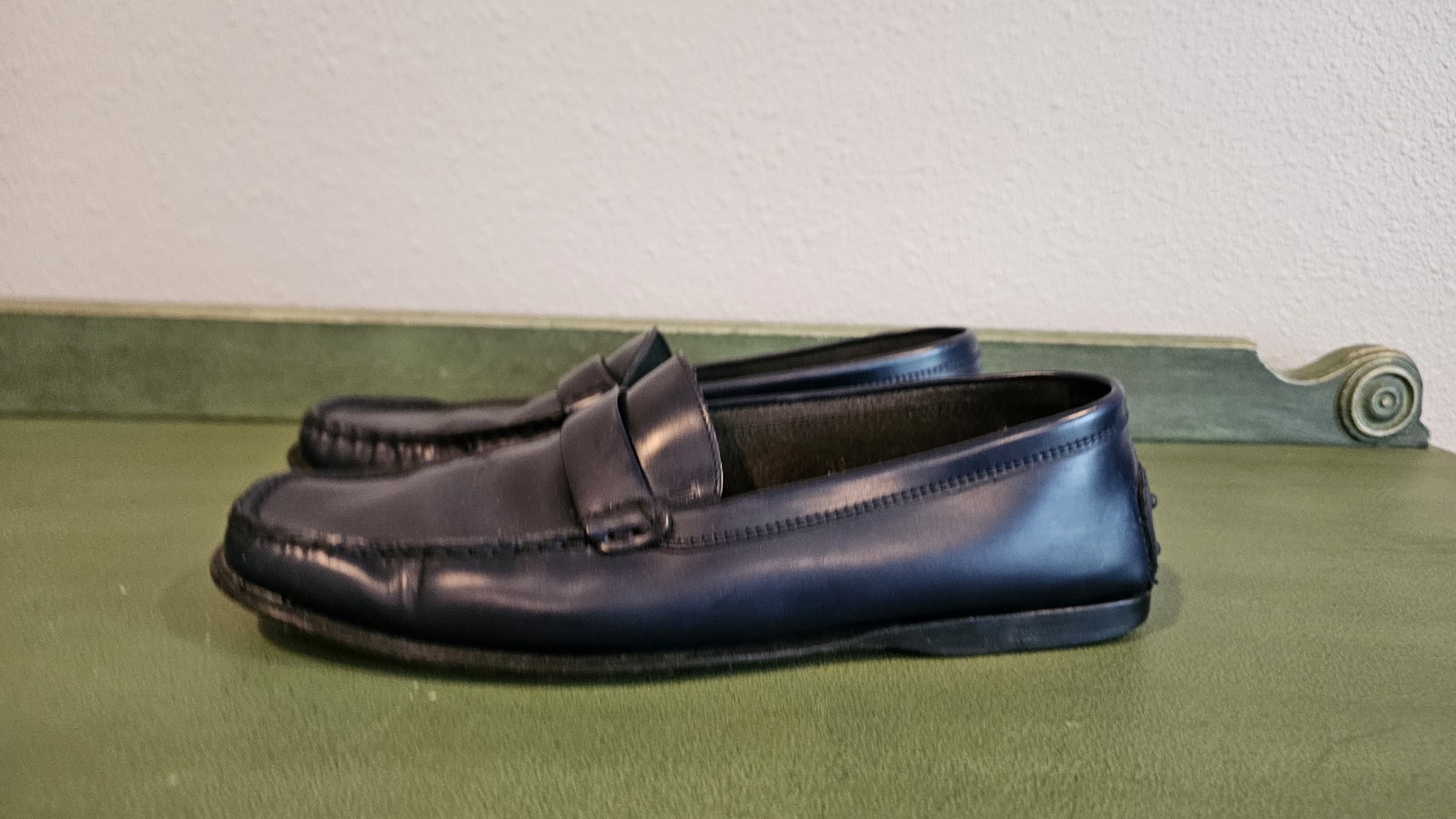 TOD’S Women’s Leather Loafers Navy Blue EU 39 US 8 SEE DESCRIPTION