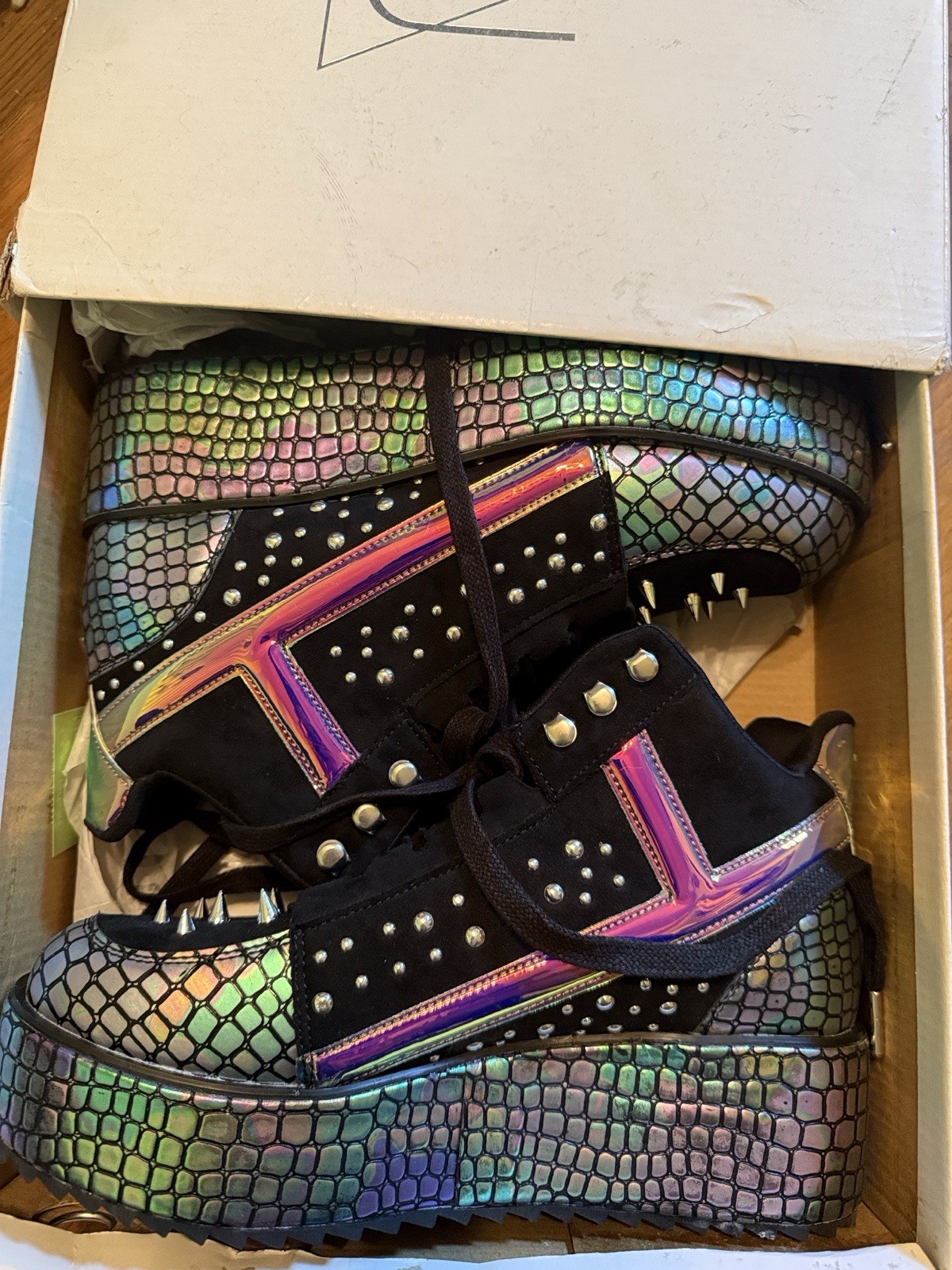 YRU Qozmo Qozmo Lo women’s Platform Lace-Up Low Top Studded Sneaker Black Multi