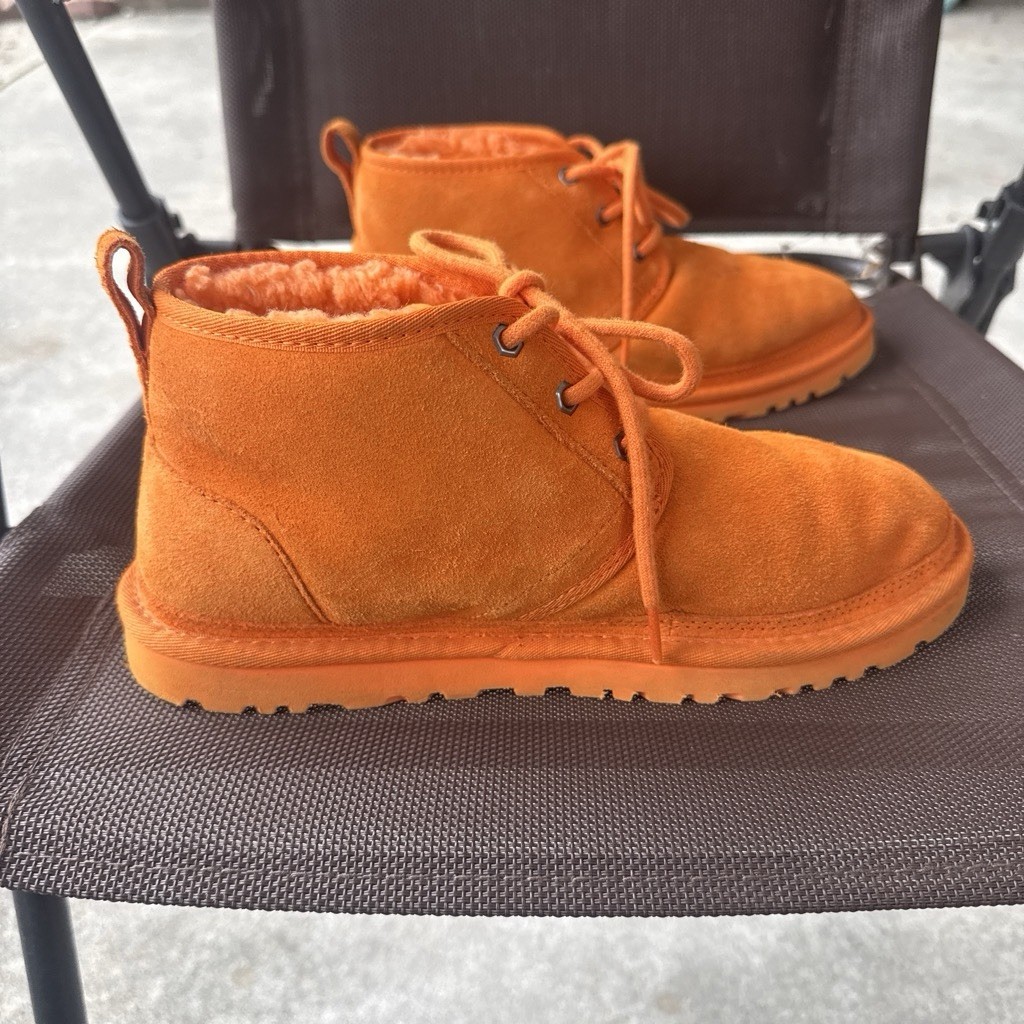 UGG Orange Suede Lined Chukka Ankle Boots Lace Up Round Toe US 8