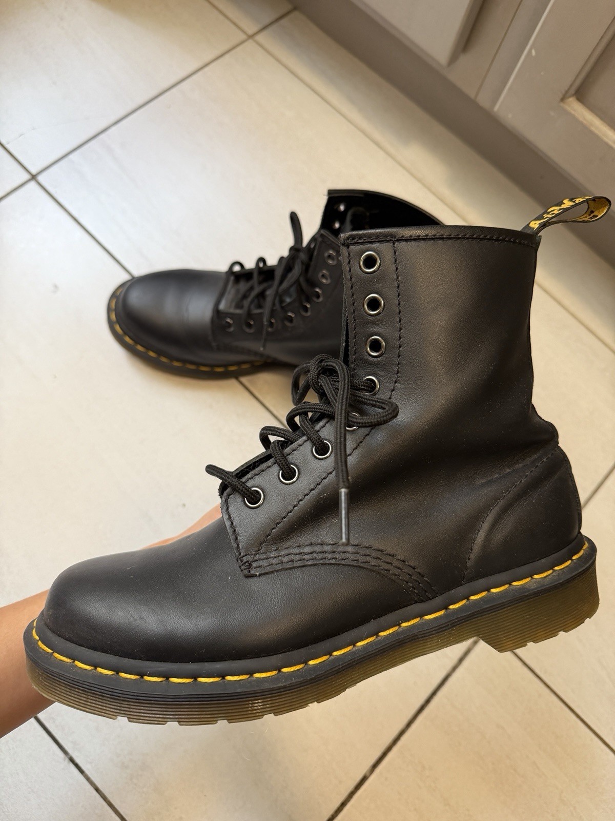 Dr. Martens 1460 Women’s Original Smooth Leather Lace Up Boots – Black,Size 7 US