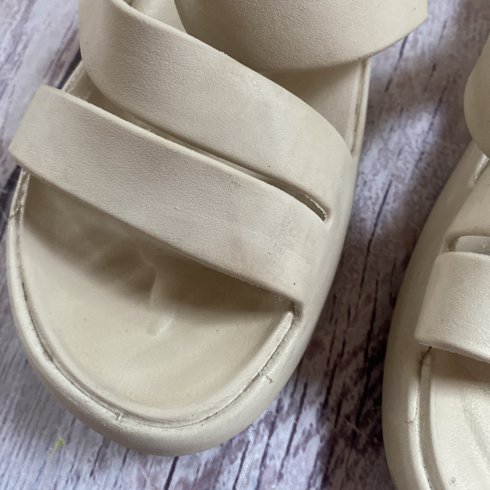 Crocs Womens Getaway Beige Strappy Slide Waterproof Comfort Platform Sz 6