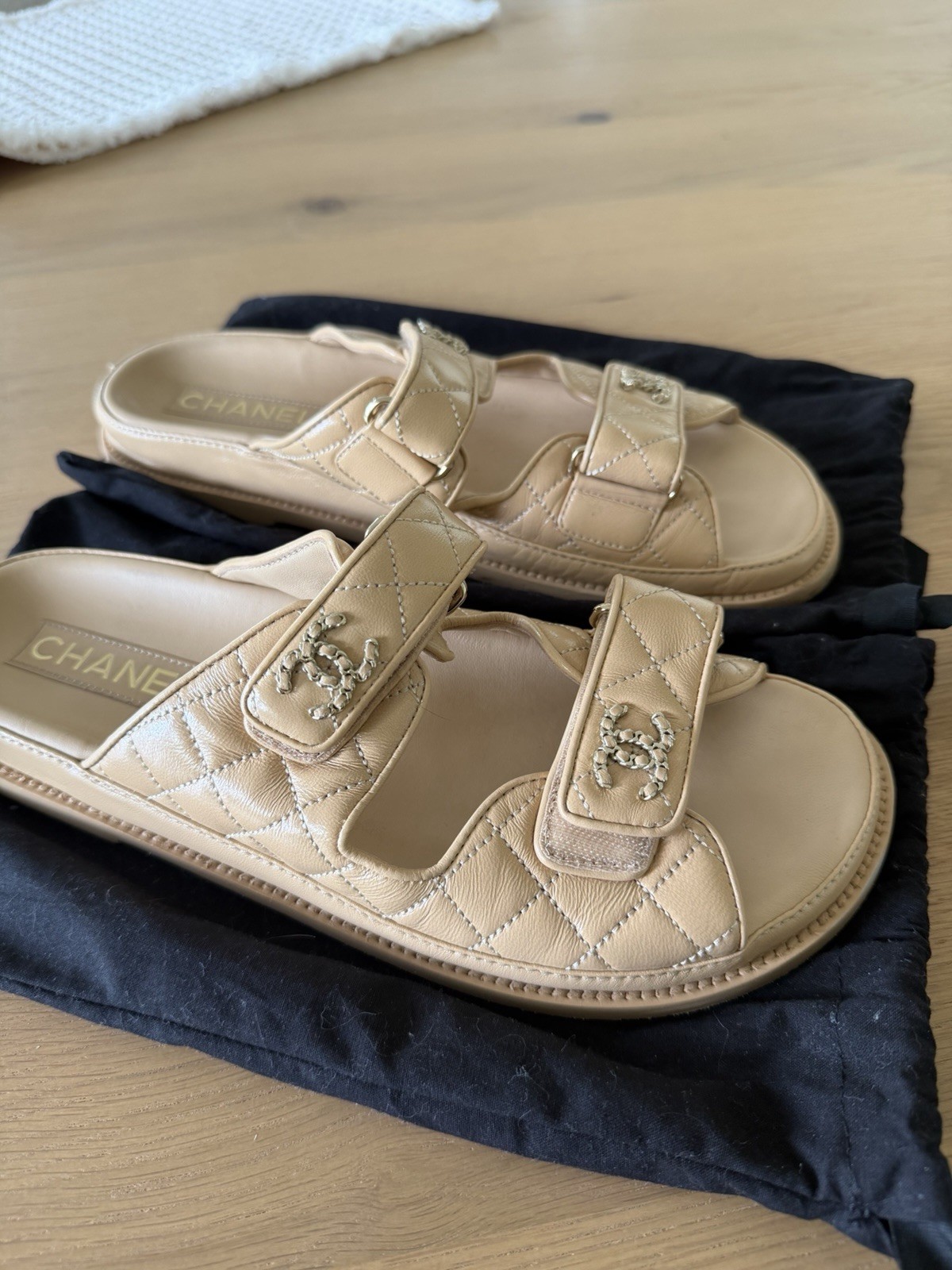Chanel 24P Beige Quilted Lambskin CC Dad Slide Sandals Size 40.5/10.5