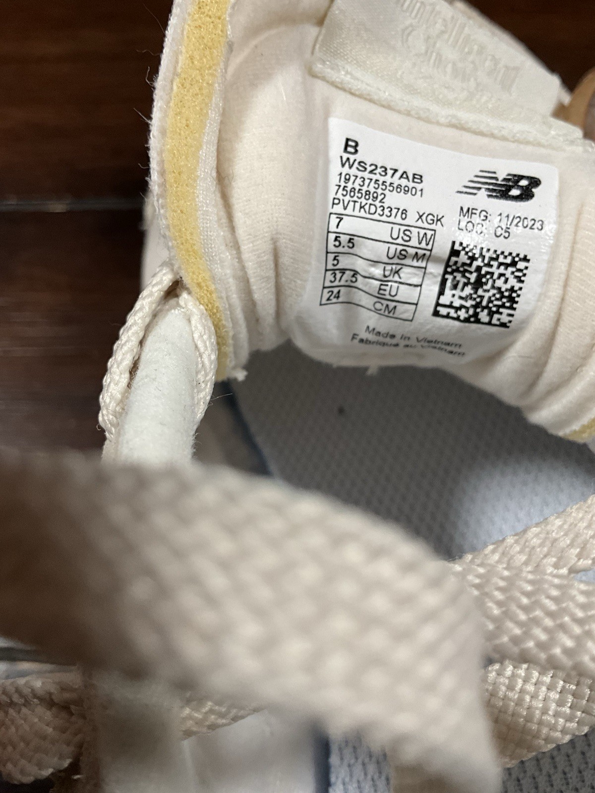 New Balance 237 V1 WS237AB Sneakers Beige Suede Unisex US 7W 5.5M UK 5 EU 37.5