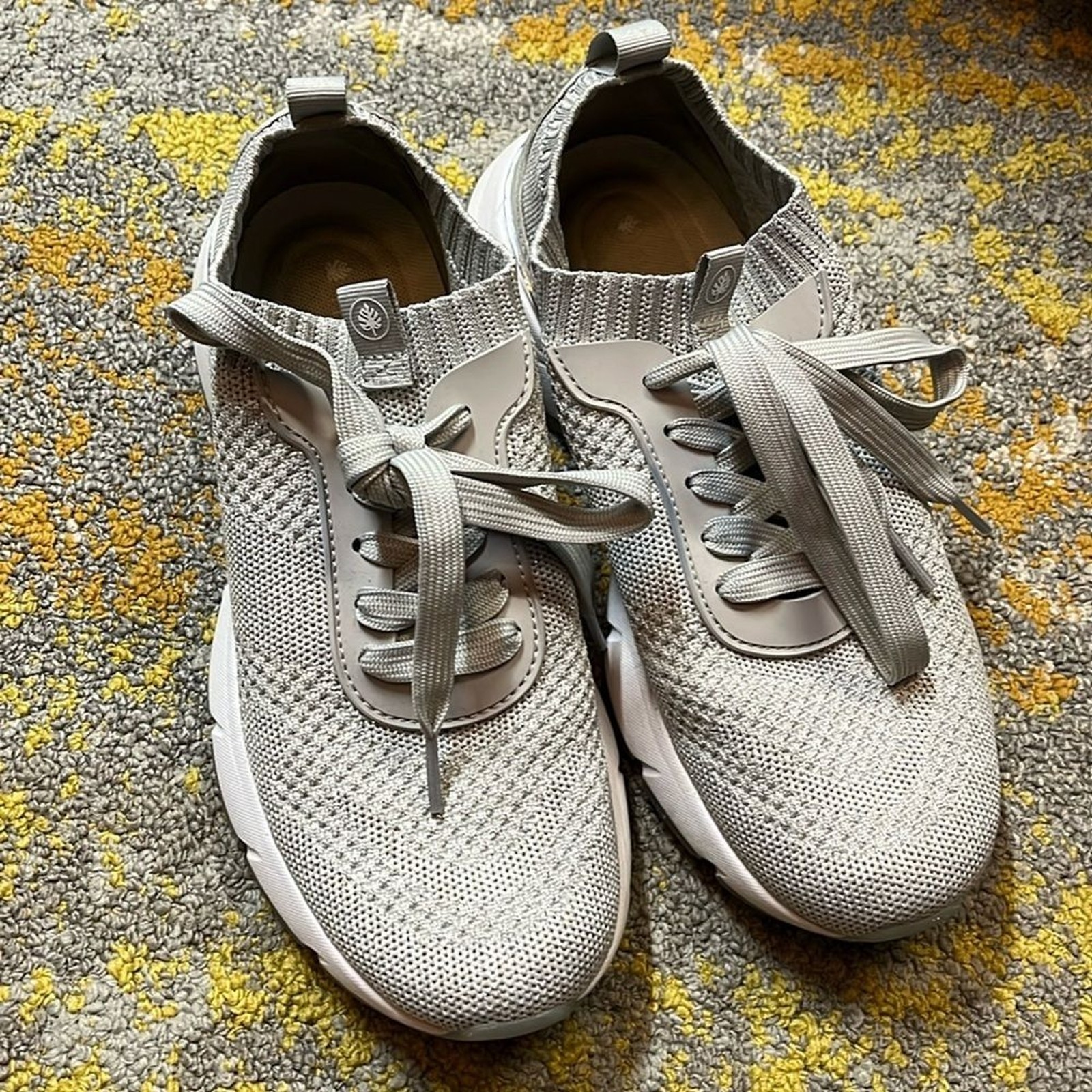 Nurture by Lamaze Gray Athletic Shoes Size 8 1/2