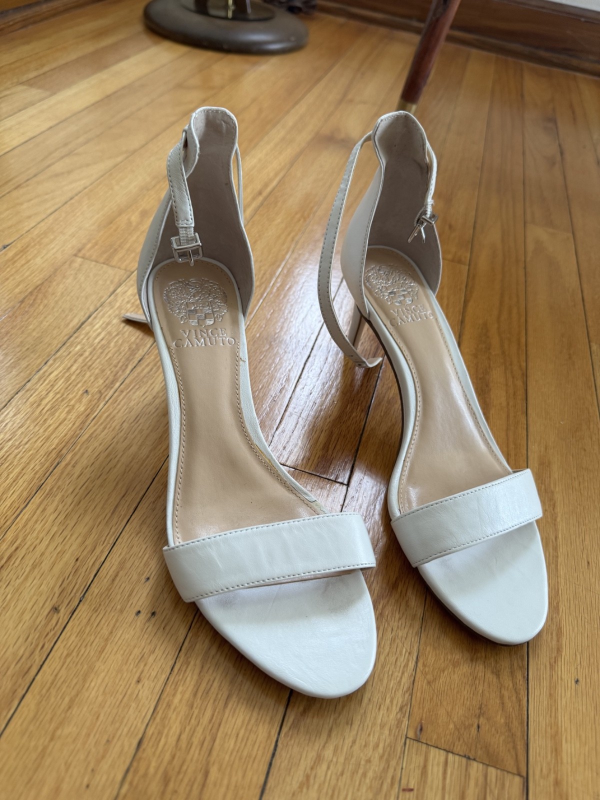 Vince Camuto White Patent Leather Two Strap Sandal Heel Size 8
