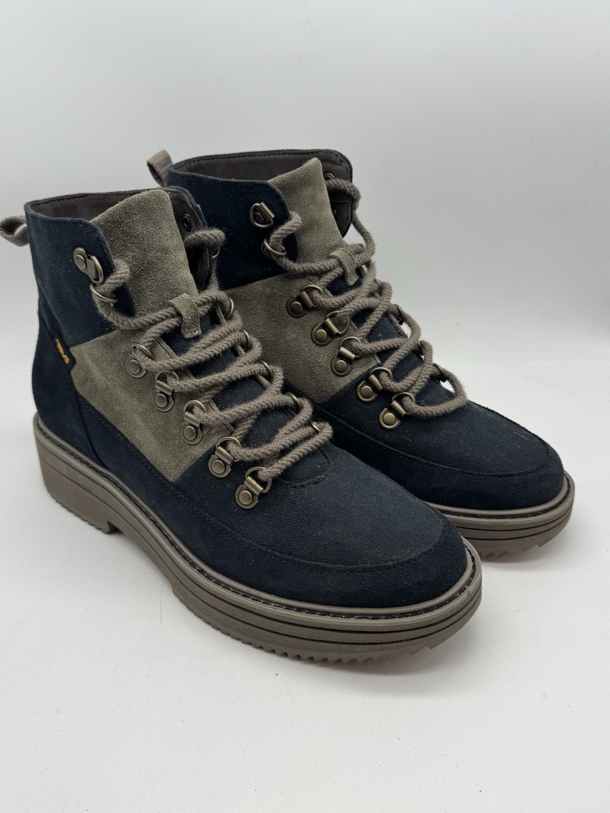 Teva Midform Patchwork Lace Up Boots Women’s US 9.5 Water Resistant NEW Canvas