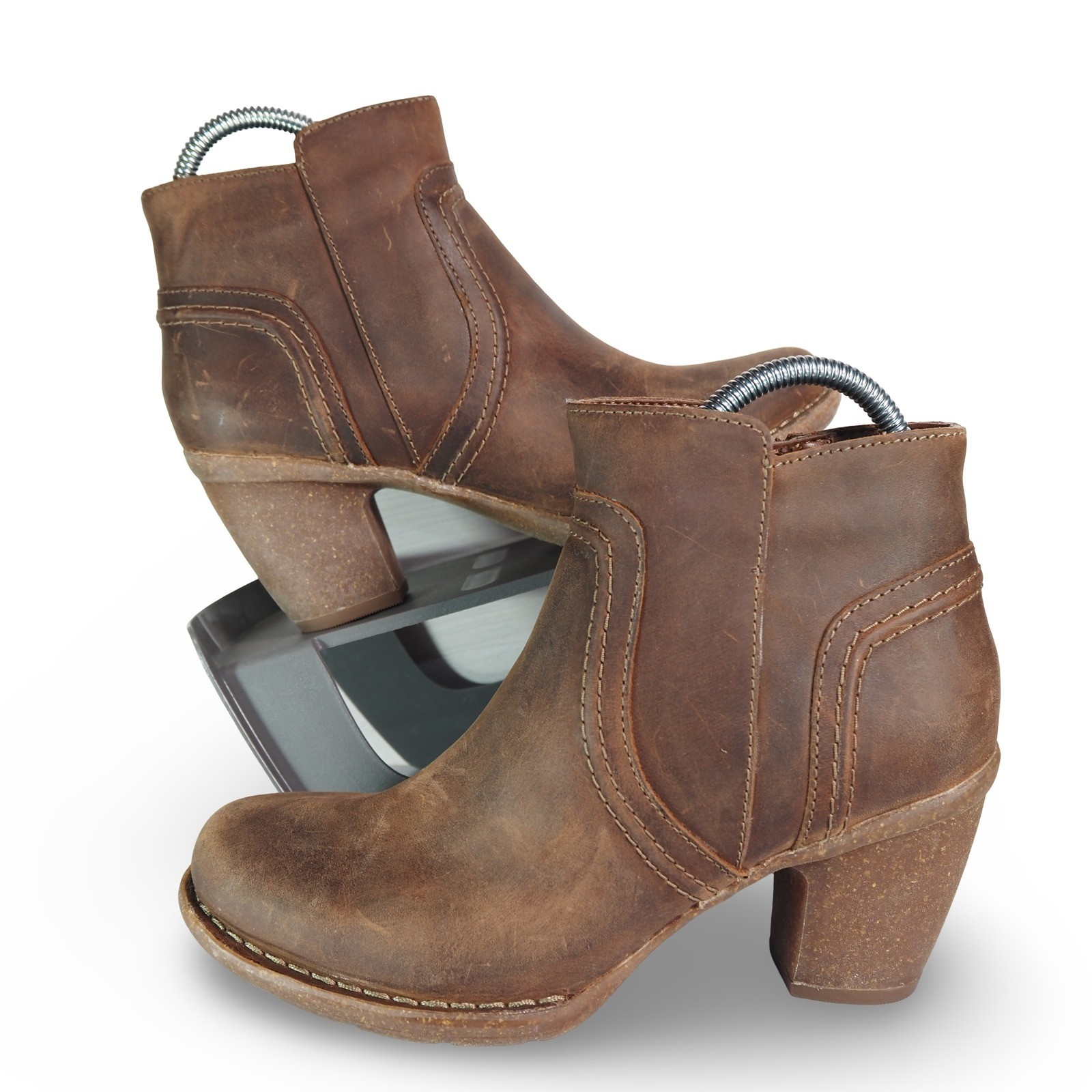 Clarks Carleta Paris Booties Women 5.5M Brown Leather Heeled Ankle Boot 26120403