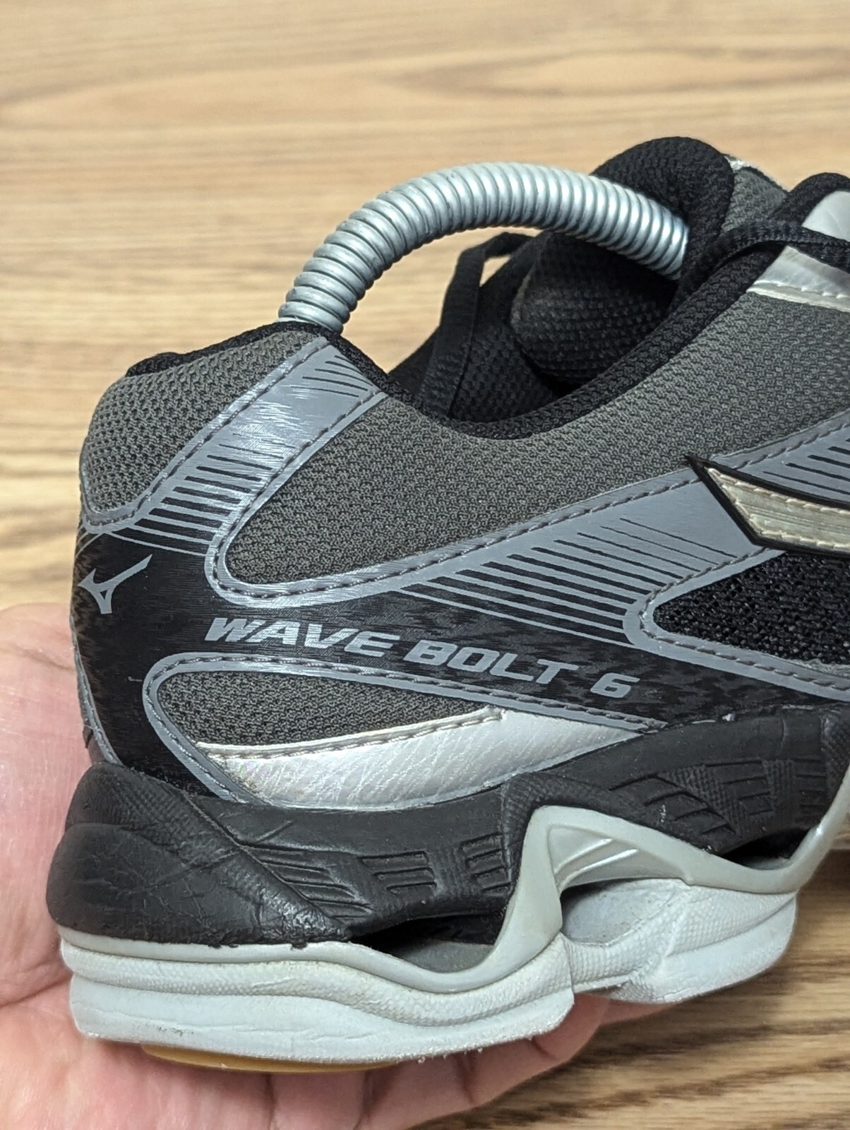 Mizuno Women’s Wave Bolt 6 Volleyball Shoes Black/Silver Size 10