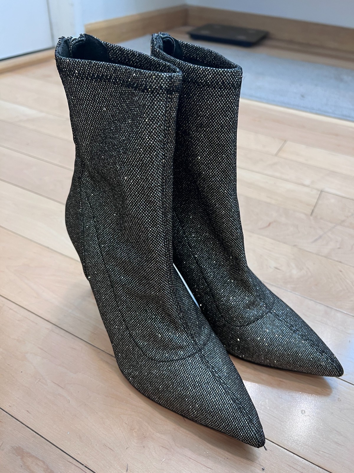 Jewel Badgley Mischka Finley Black Silver Glitter Ankle Boots Booties Womens 6.5