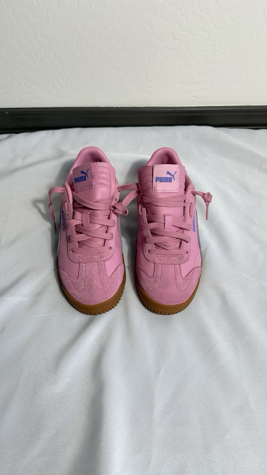 PUMA Women’s Pink Suede Casual Sneakers Gum Sole Lace-Up Shoes Size 6.5