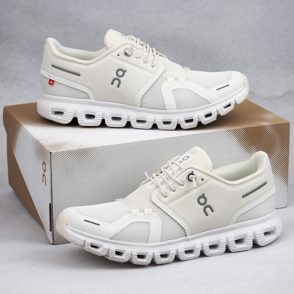 On Cloud 6 Sneakers White/White Women’s Running Shoes Size 6-9.5 New in Box