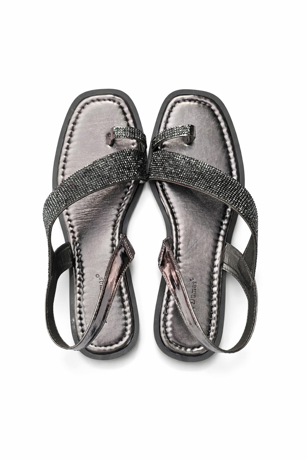 Pierre Dumas Women’s Pewter Rhinestone Toe Ring Sandals NEW IN BOX