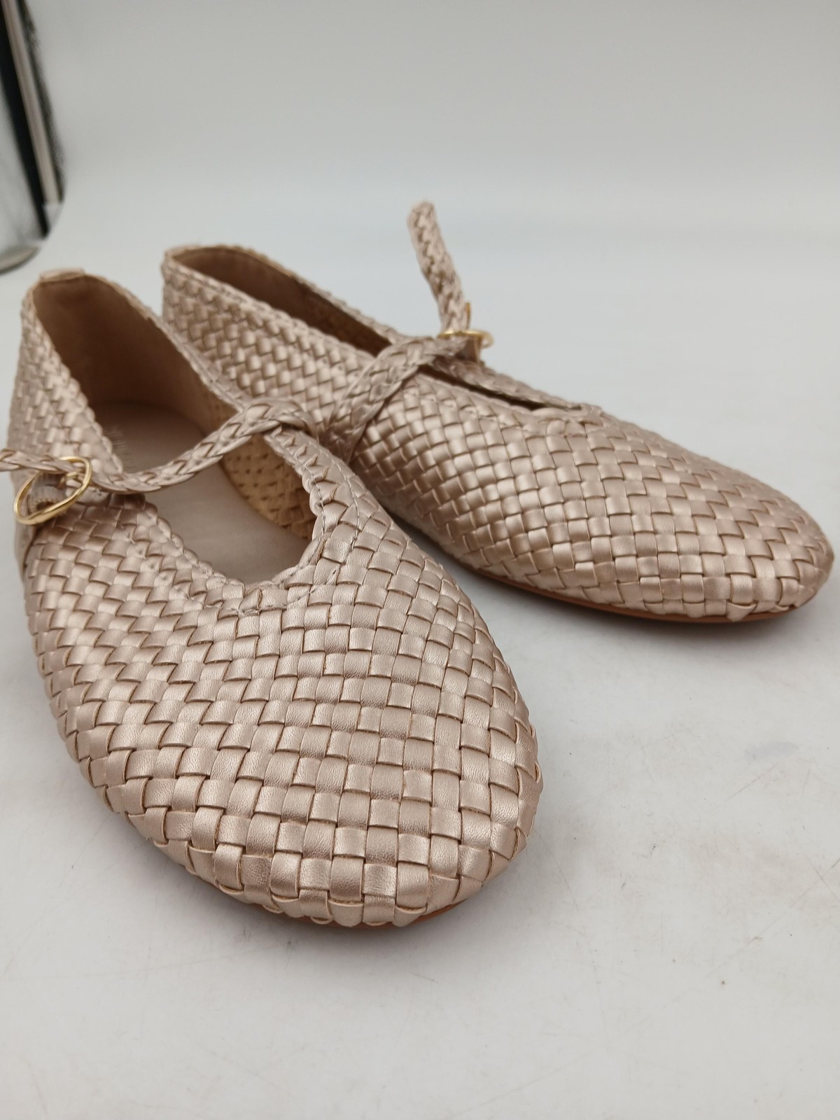 Cushionaire Bistro Shoes Womens Size 8.5 Gold Mary Jane Flats Woven Memory Foam