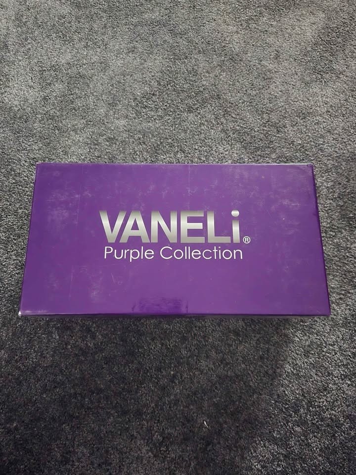 NIB: VANELi Purple Collection «Baylee» Leather Sandals (Women’s Size 12)