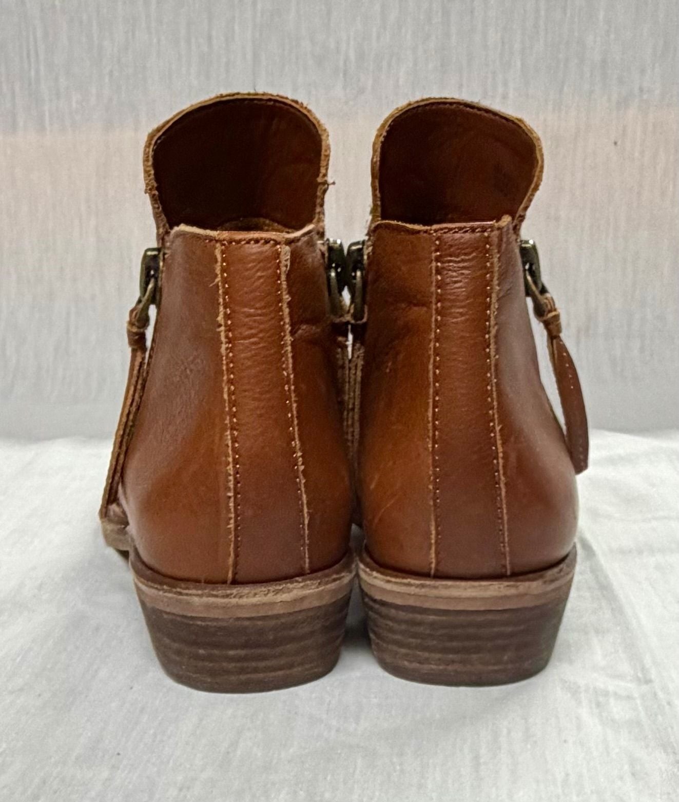 Gianni Bini Women’s Brown Leather Side-Zip Ankle Boots