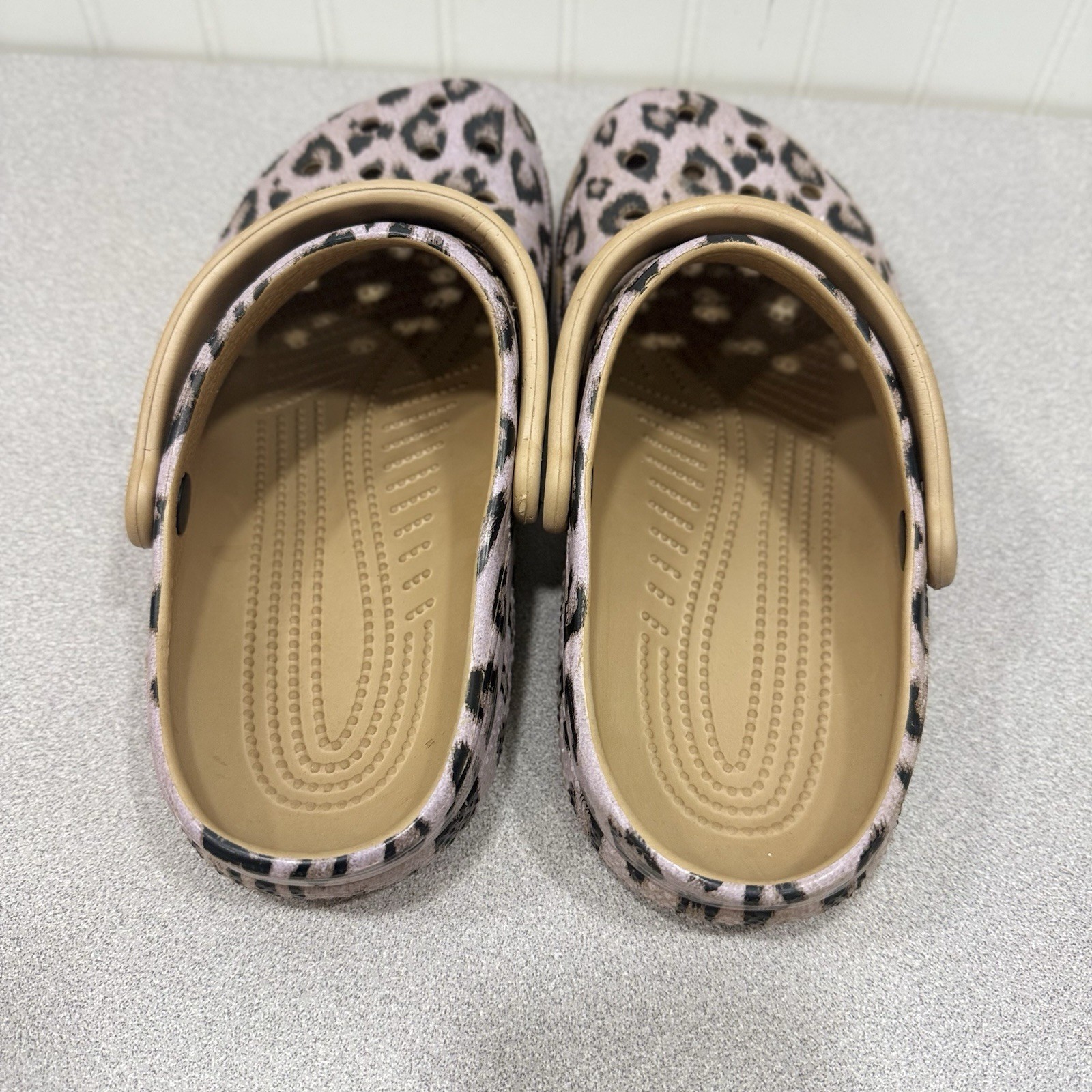 Crocs Classic Leopard Cheetah Animal Print Clog Sandals Shoes Women’s 9Men’s 7