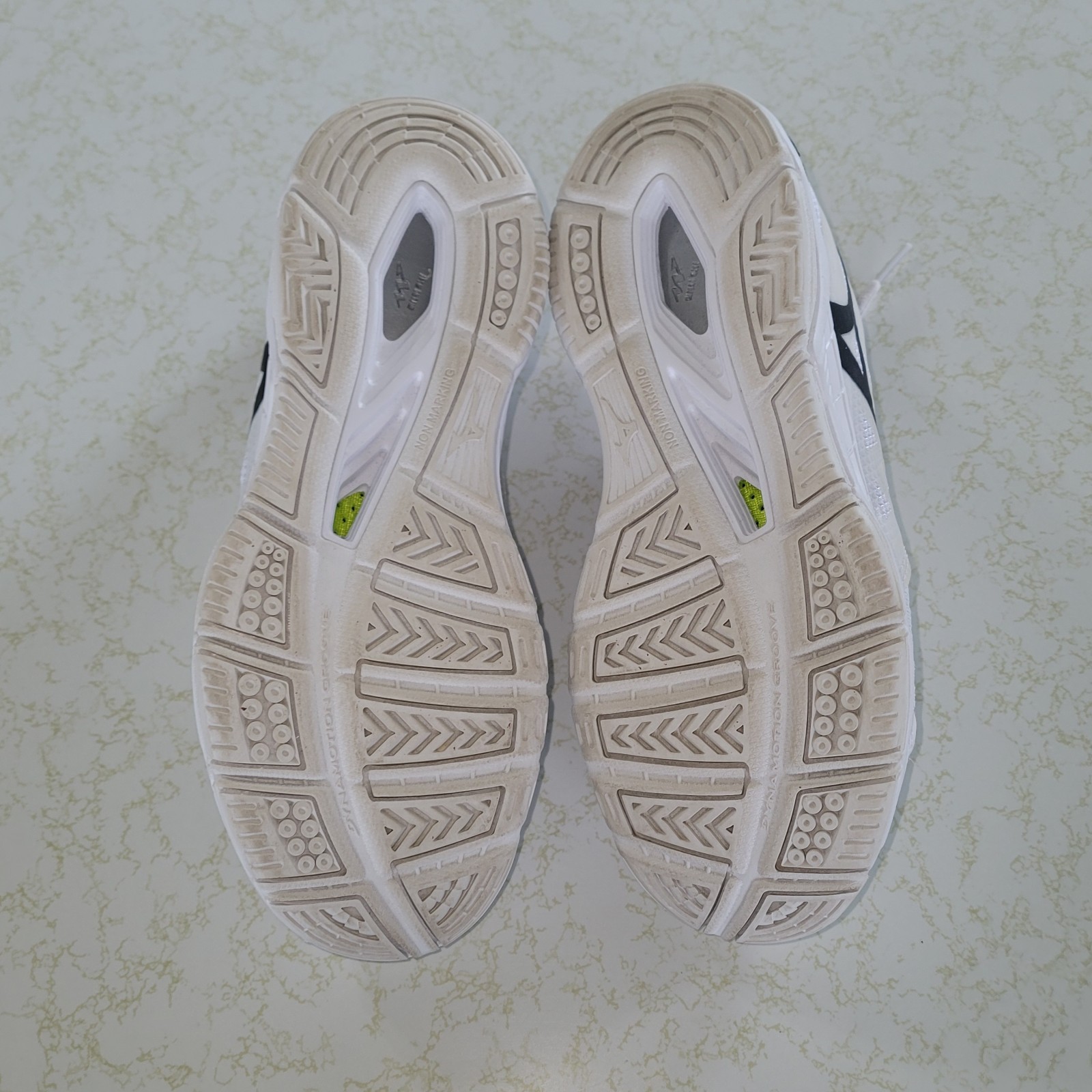 Mizuno Womens Wave Supersonic 2 Volleyball Shoes Size 7 White Black