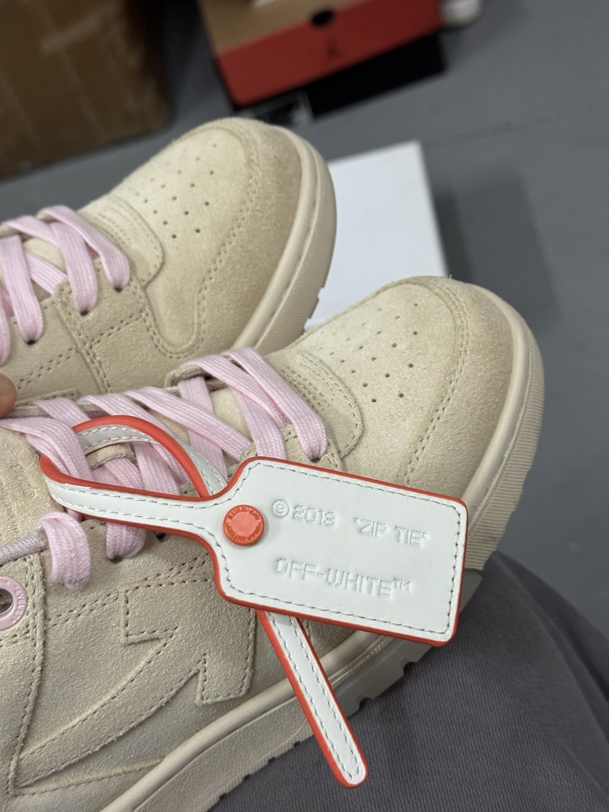 OFF-WHITE Out Of Office Suede Beige Pink Sneaker OWIA259F23LEA0066161