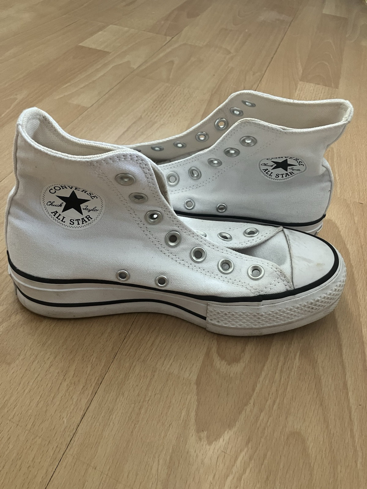 Chuck Taylor All Star Lift Platform 560846C White/Black Used