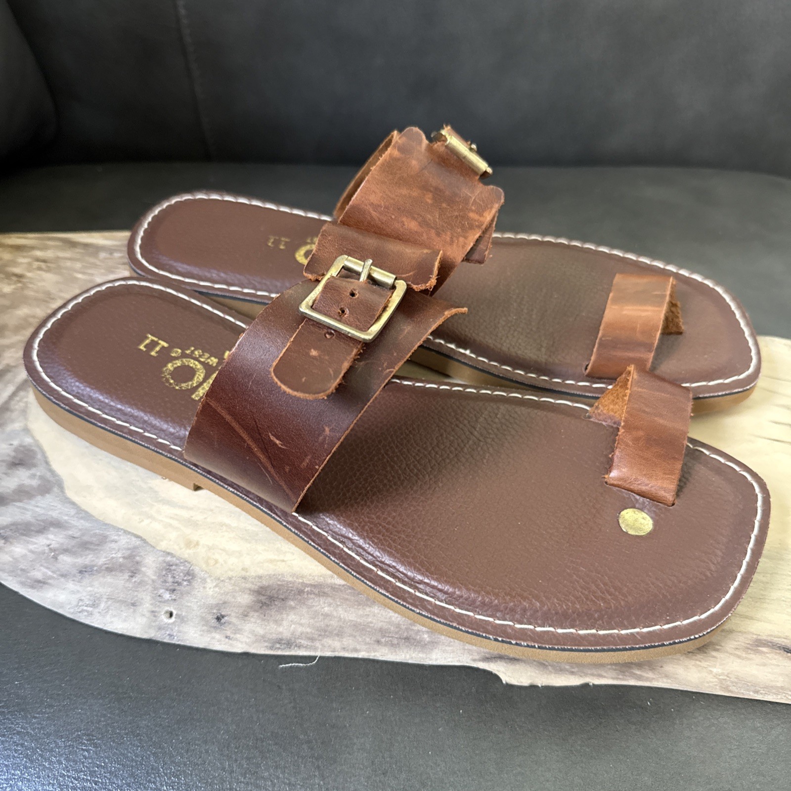KINO Key West Florida Sandals Womens Sz 11 Brown Leather Toe Ring Flats EUC