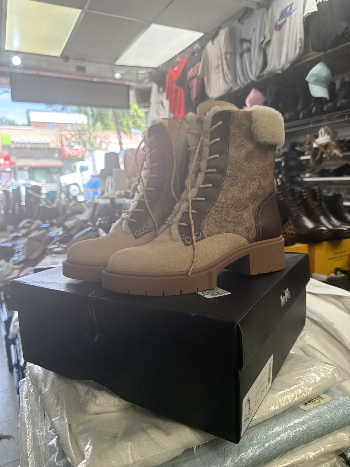 Coach Boots Leighton Sig Shear Brown Leather Size 6 Woman