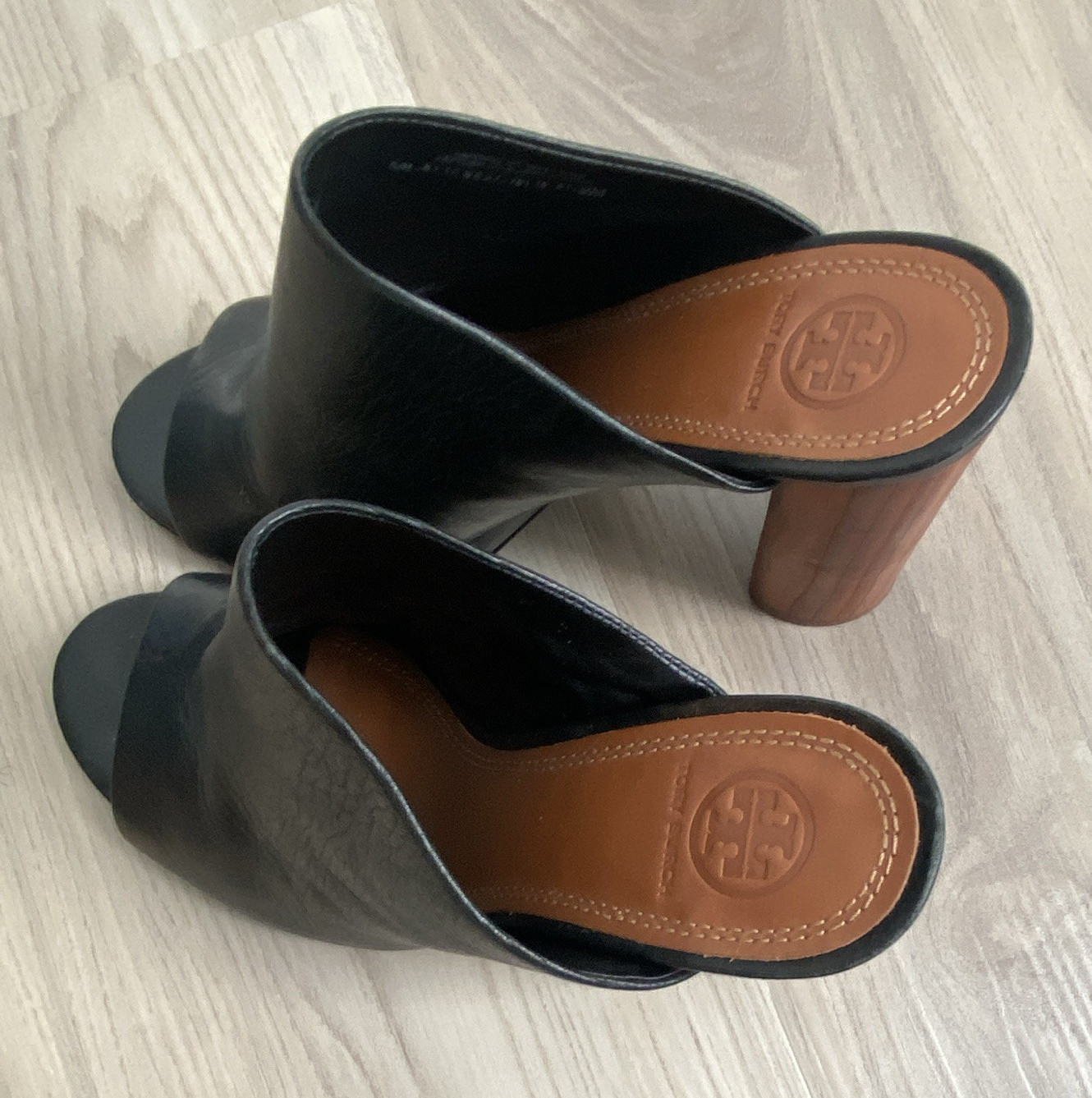 Tory Burch Women’s Black Leather Open Toe Mule Sandals Slip On Block Heel 9