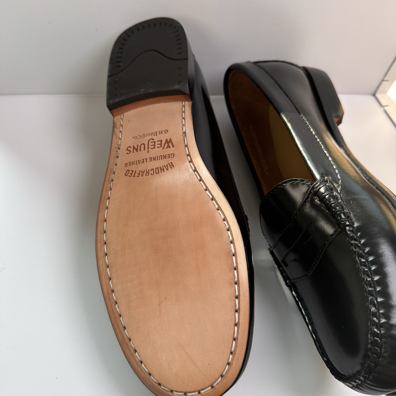 GH Bass Weejuns Penny Loafers Black Leather Shoes Womens Size 8.5 W 4005-001 NIB